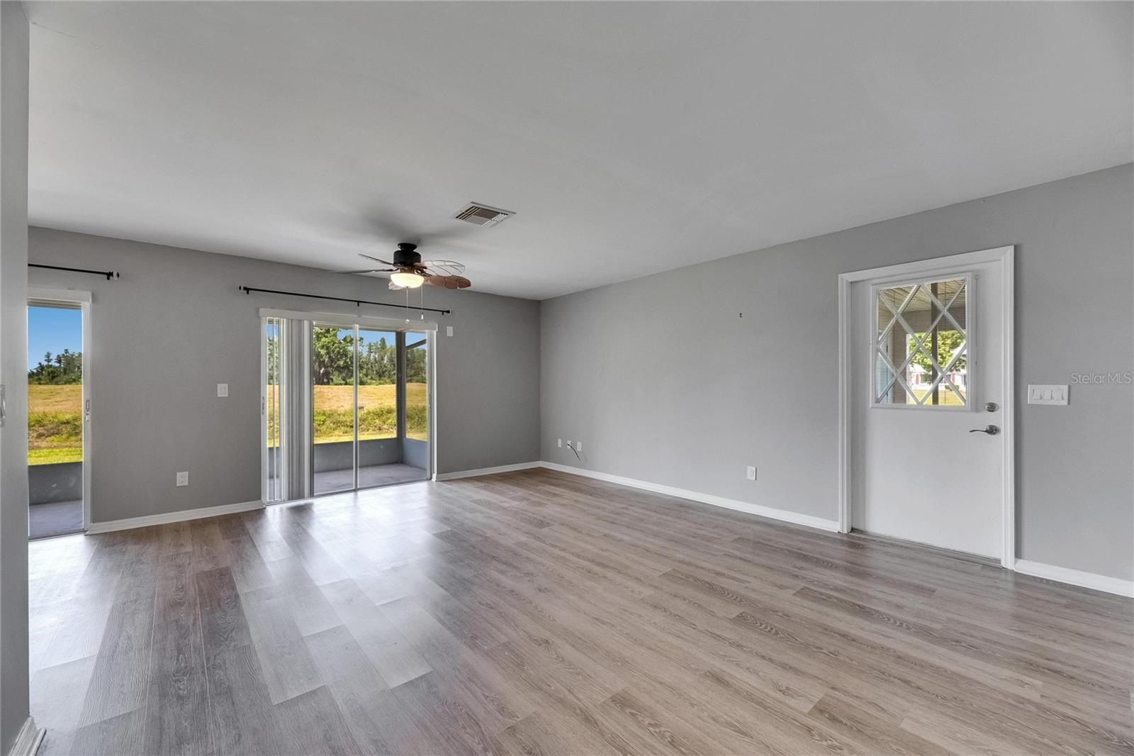 Image 14 of 48 For 2313 Grenoble Place 2313