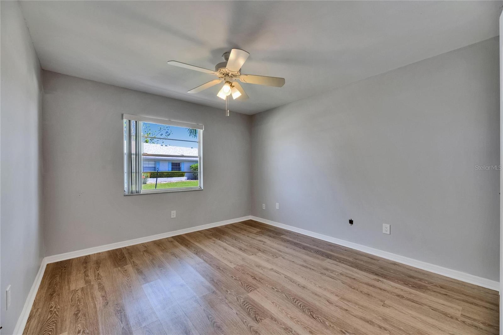 Image 28 of 48 For 2313 Grenoble Place 2313