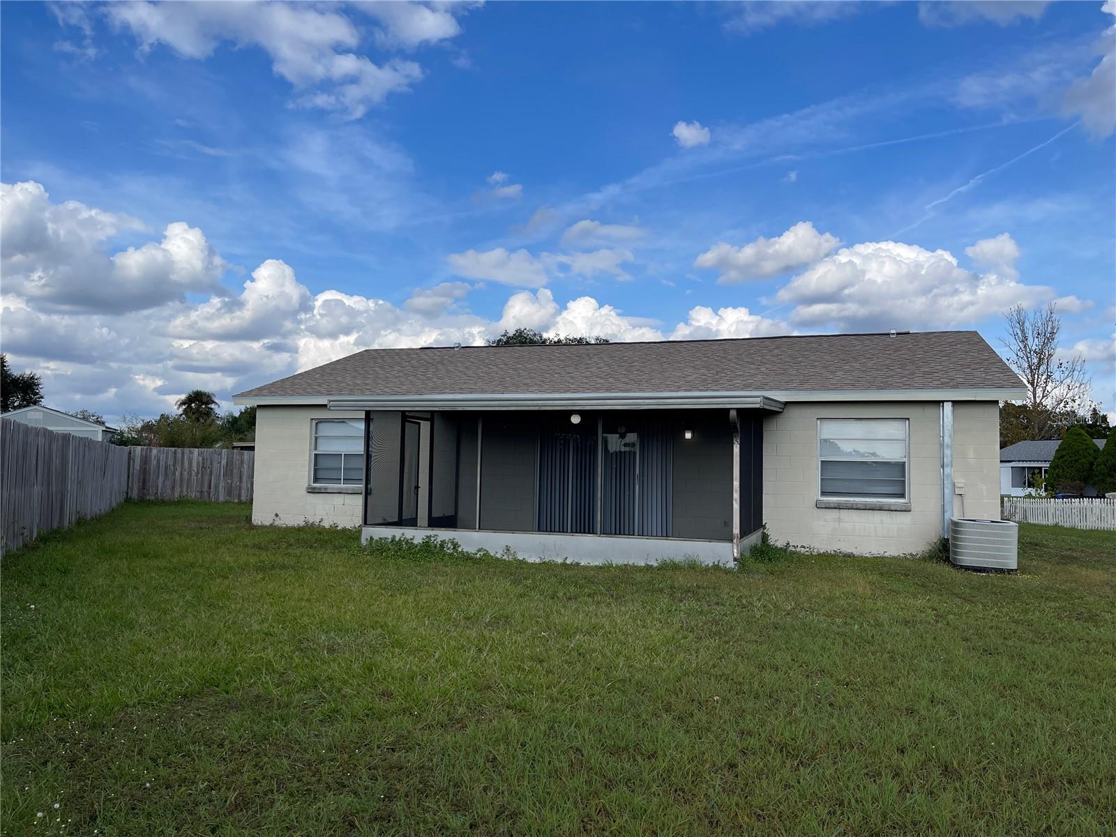 Image 11 of 11 For 902 Pine Ridge Circle E