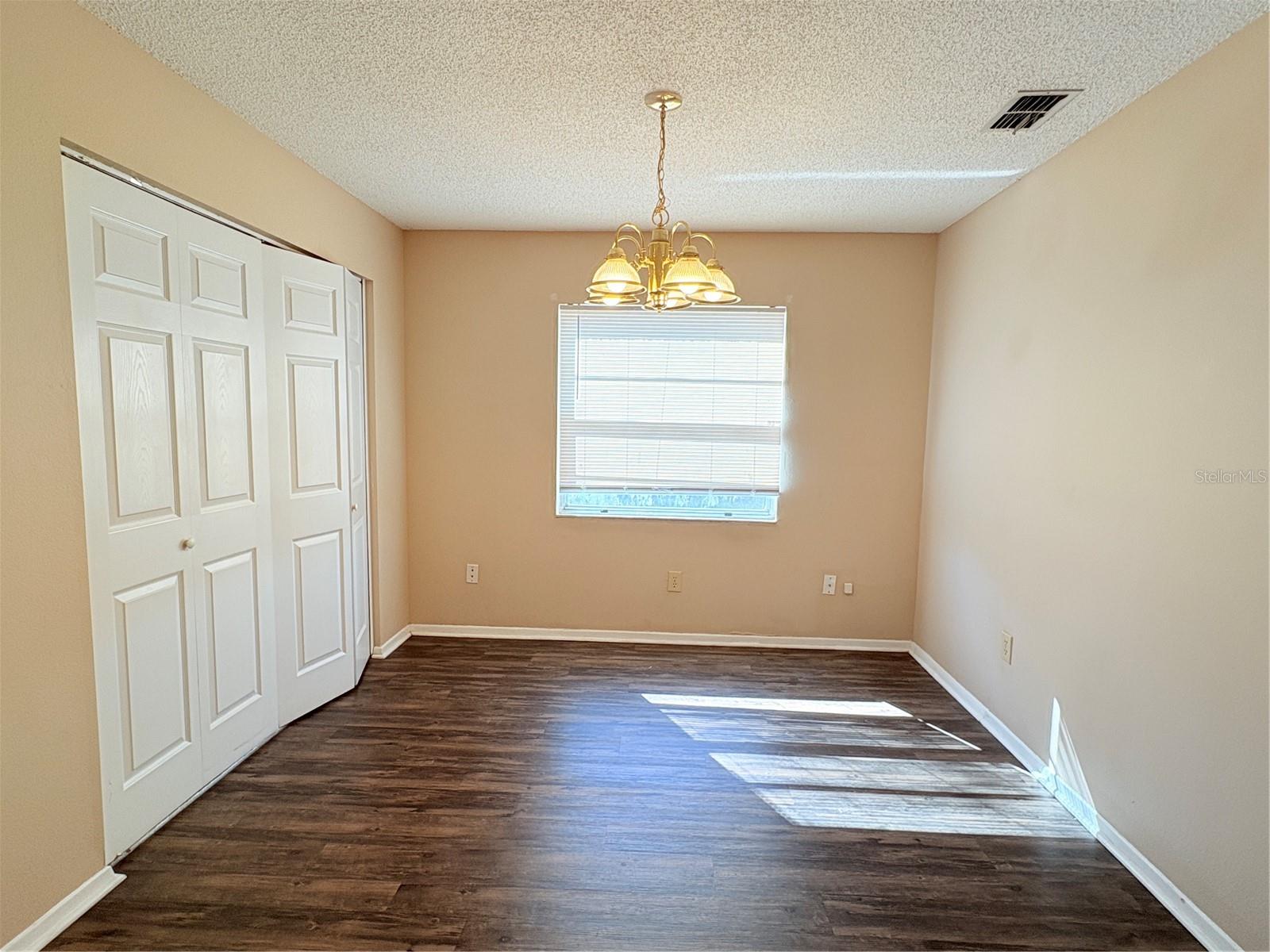 Image 4 of 11 For 902 Pine Ridge Circle E