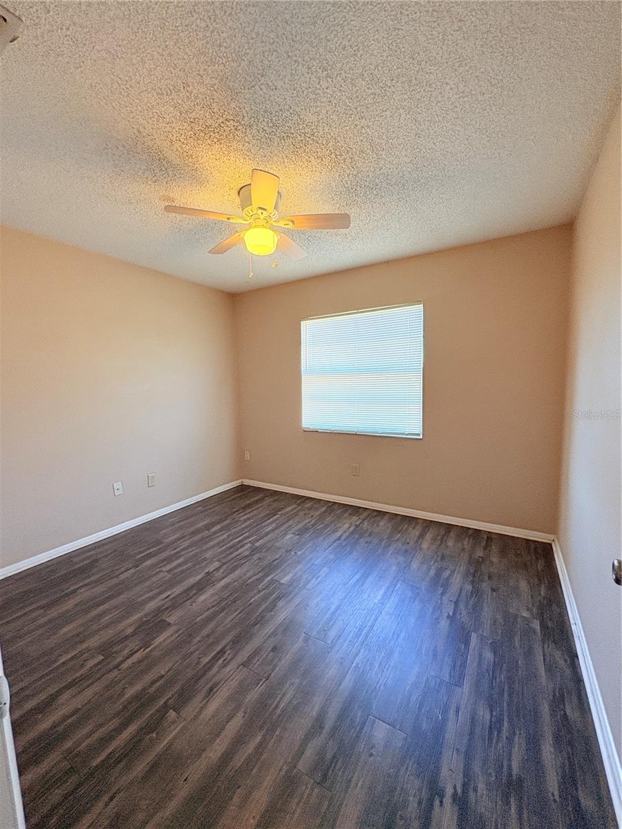 Image 6 of 11 For 902 Pine Ridge Circle E