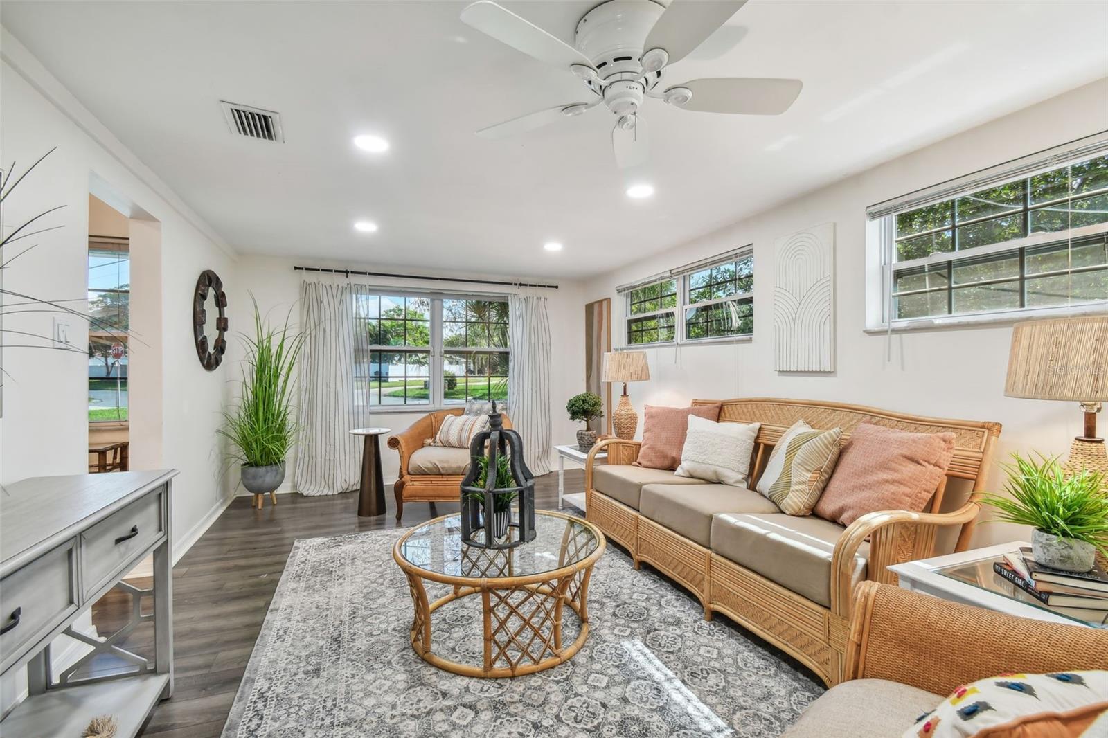 Image 21 of 61 For 7000 14th Street N