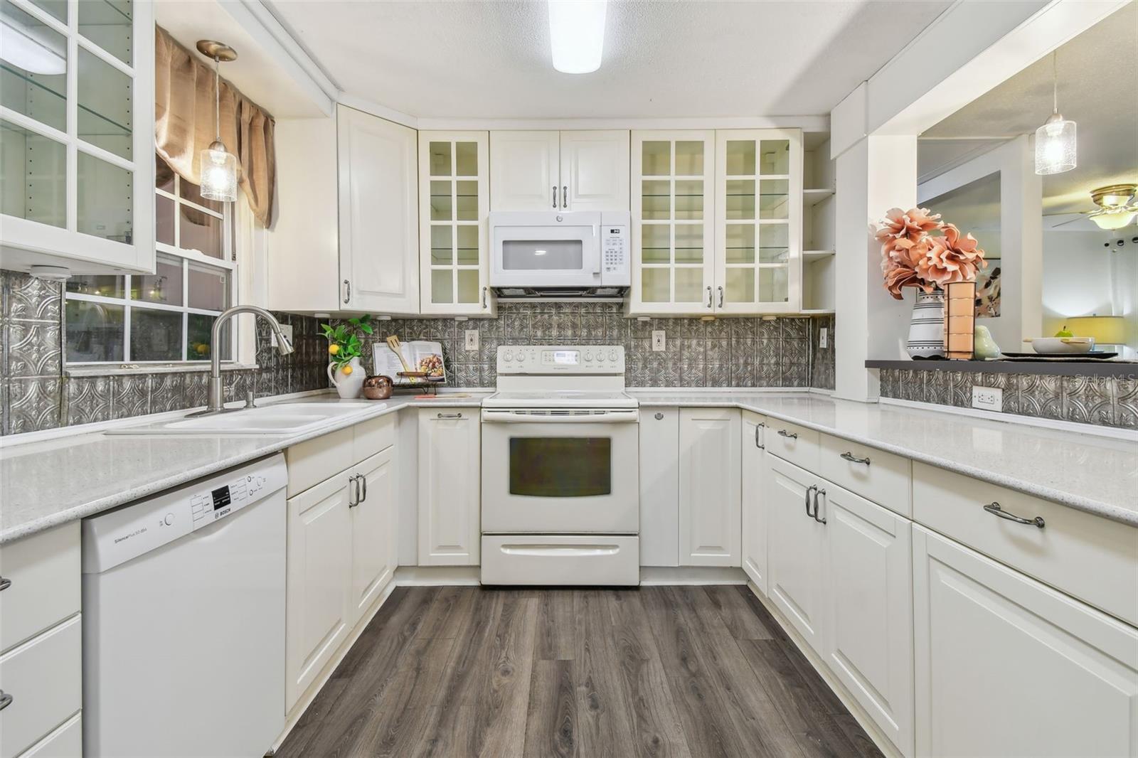 Image 4 of 61 For 7000 14th Street N