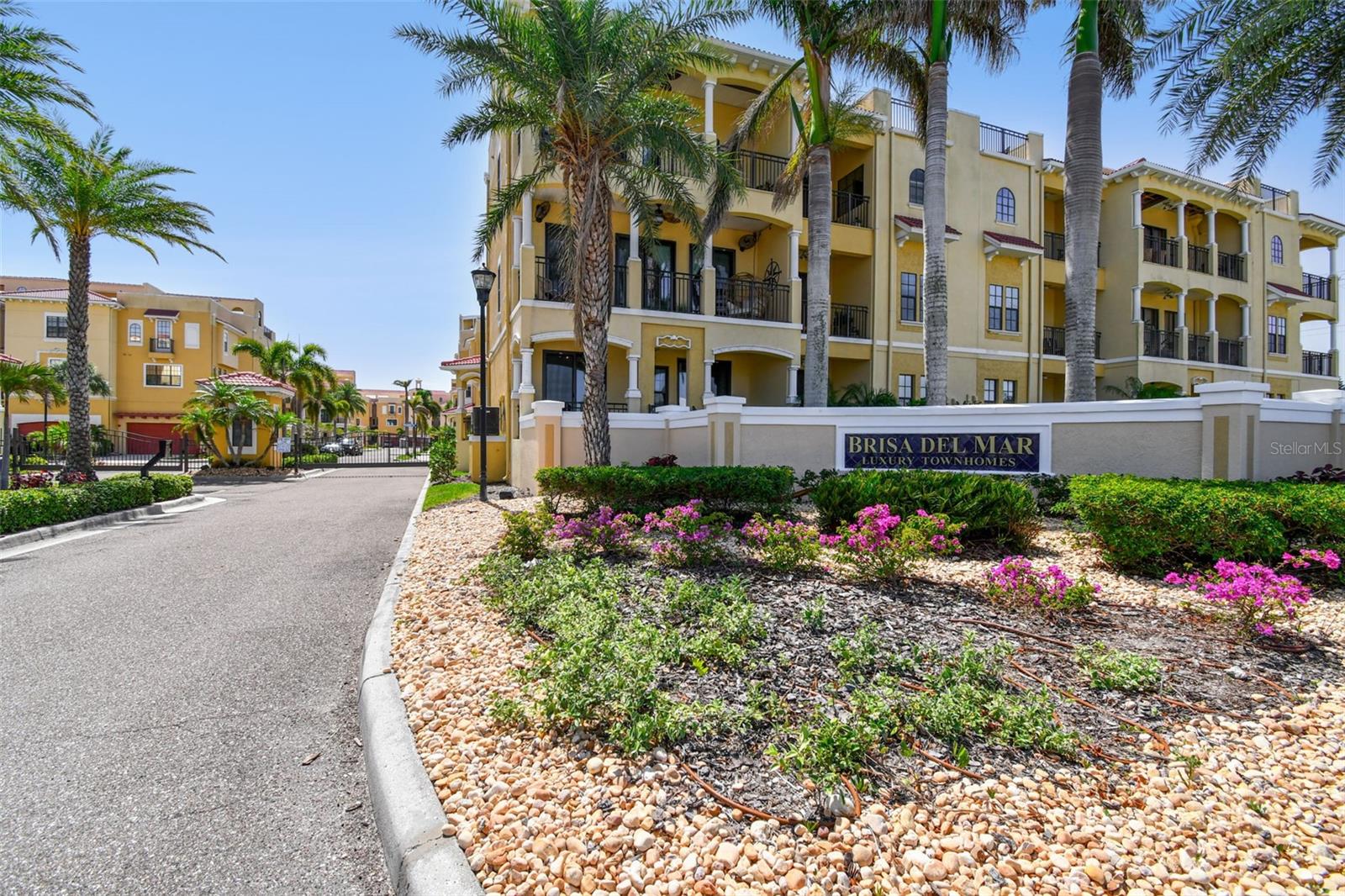 Image 5 of 63 For 6412 Mayra Shores Lane