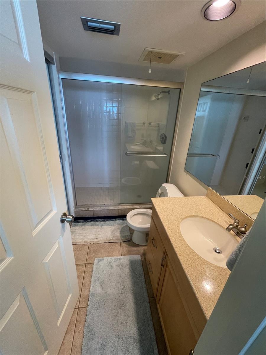 Image 13 of 24 For 17900 Gulf Boulevard 13e