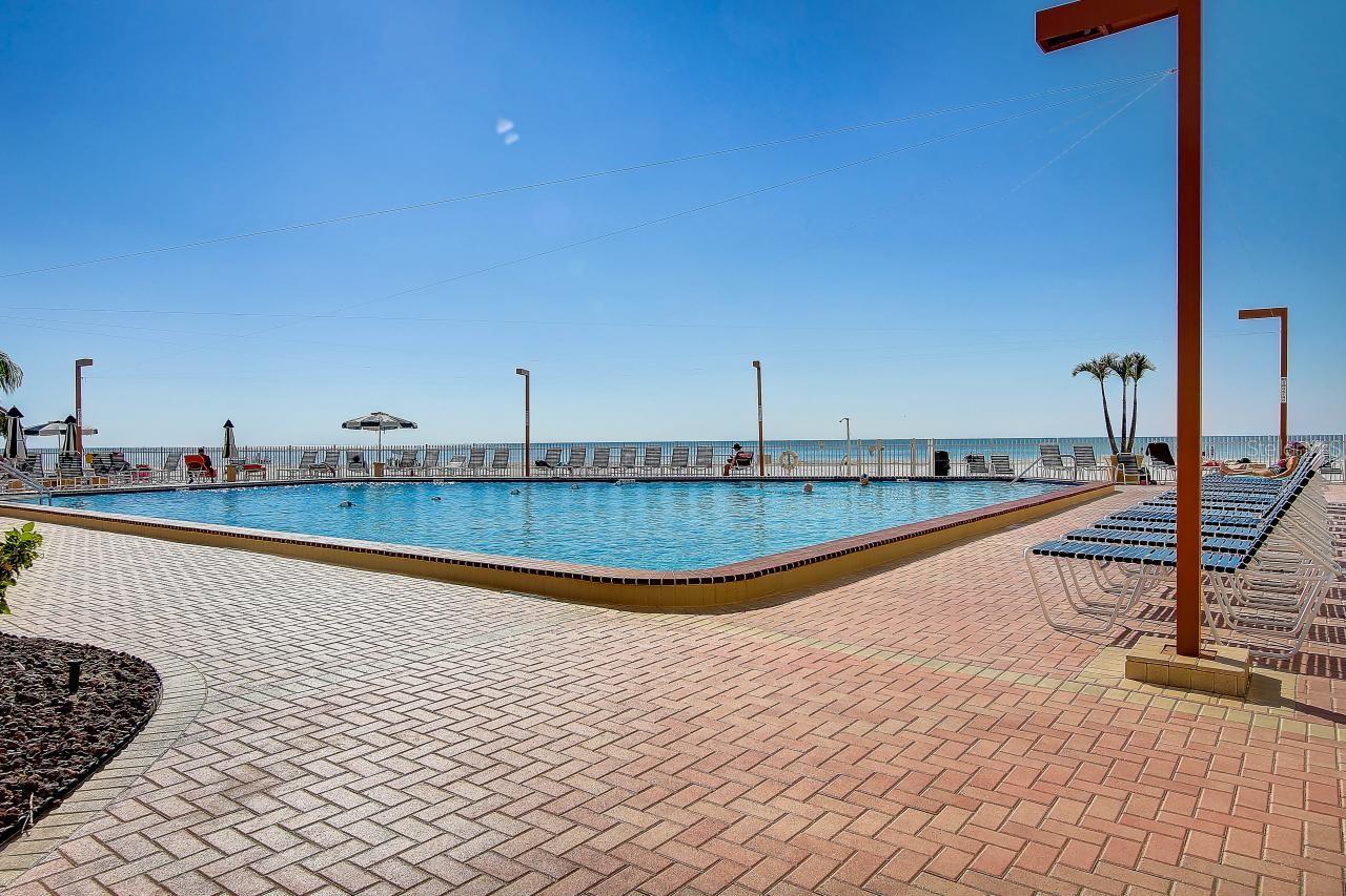 Image 15 of 24 For 17900 Gulf Boulevard 13e