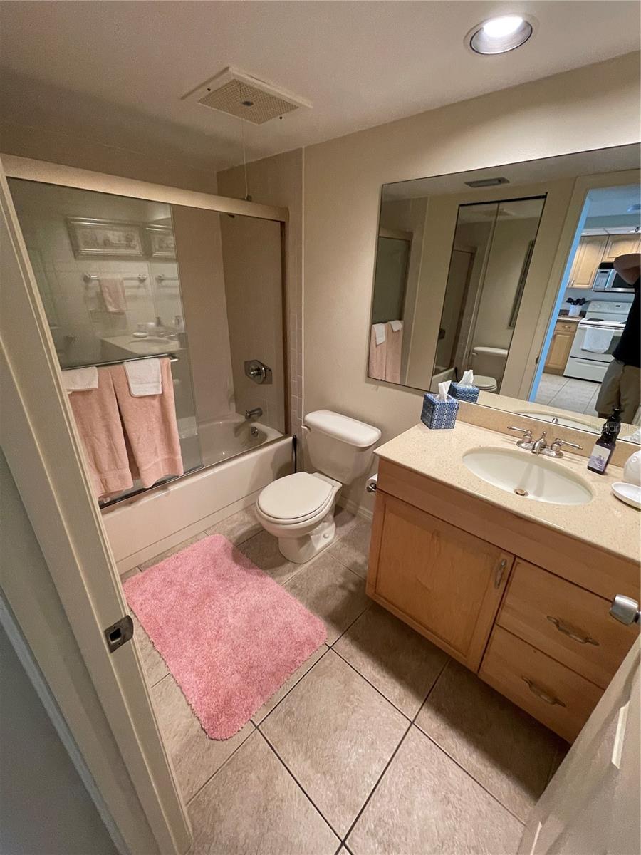 Image 9 of 24 For 17900 Gulf Boulevard 13e