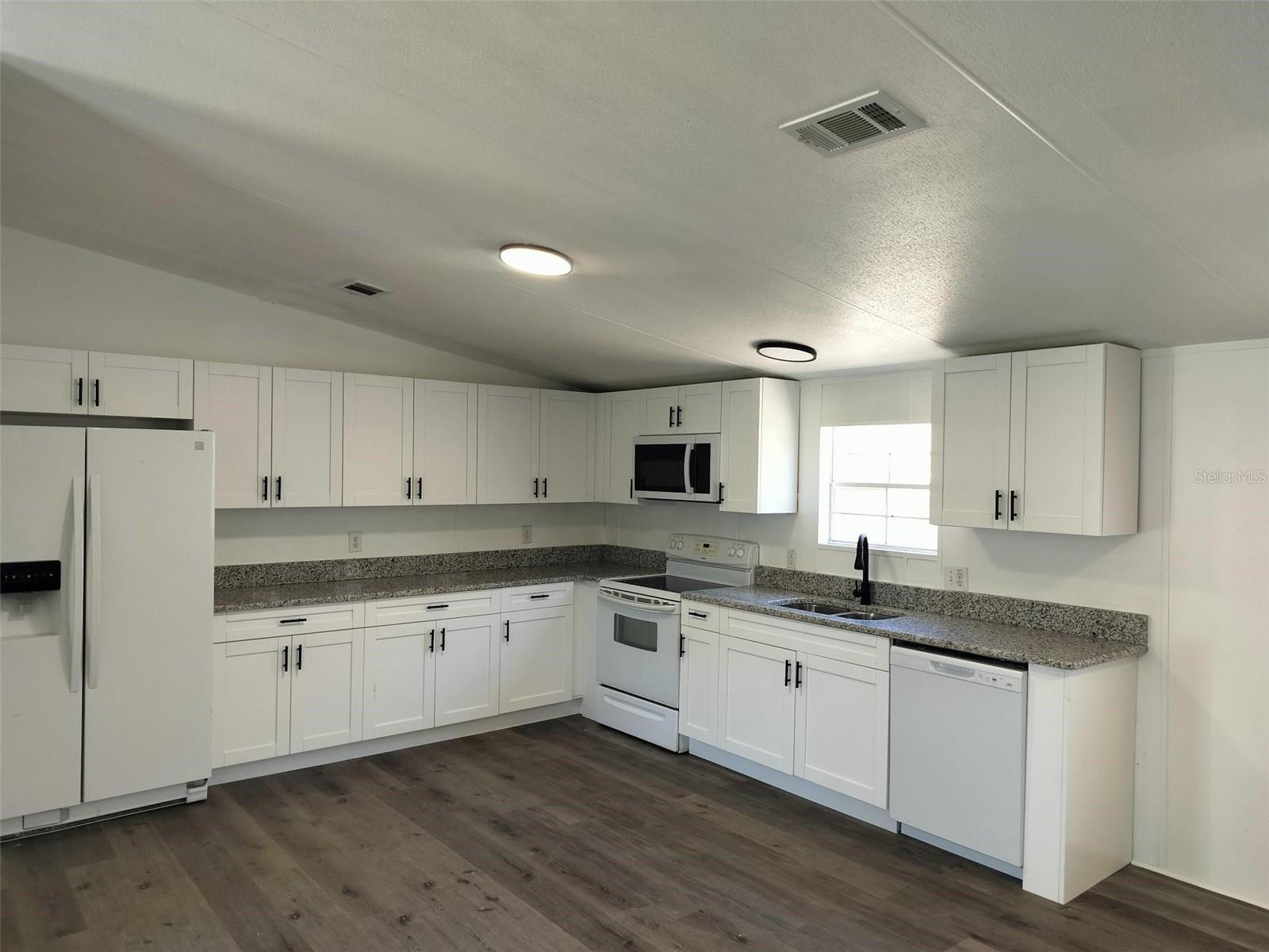 Image 6 of 17 For 4102 Fox Ridge Boulevard