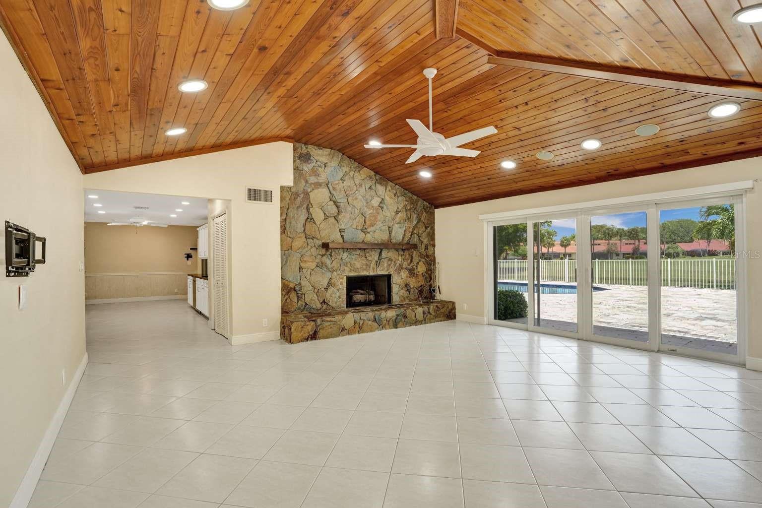 Image 37 of 74 For 2527 Deer Creek Lakes Drive
