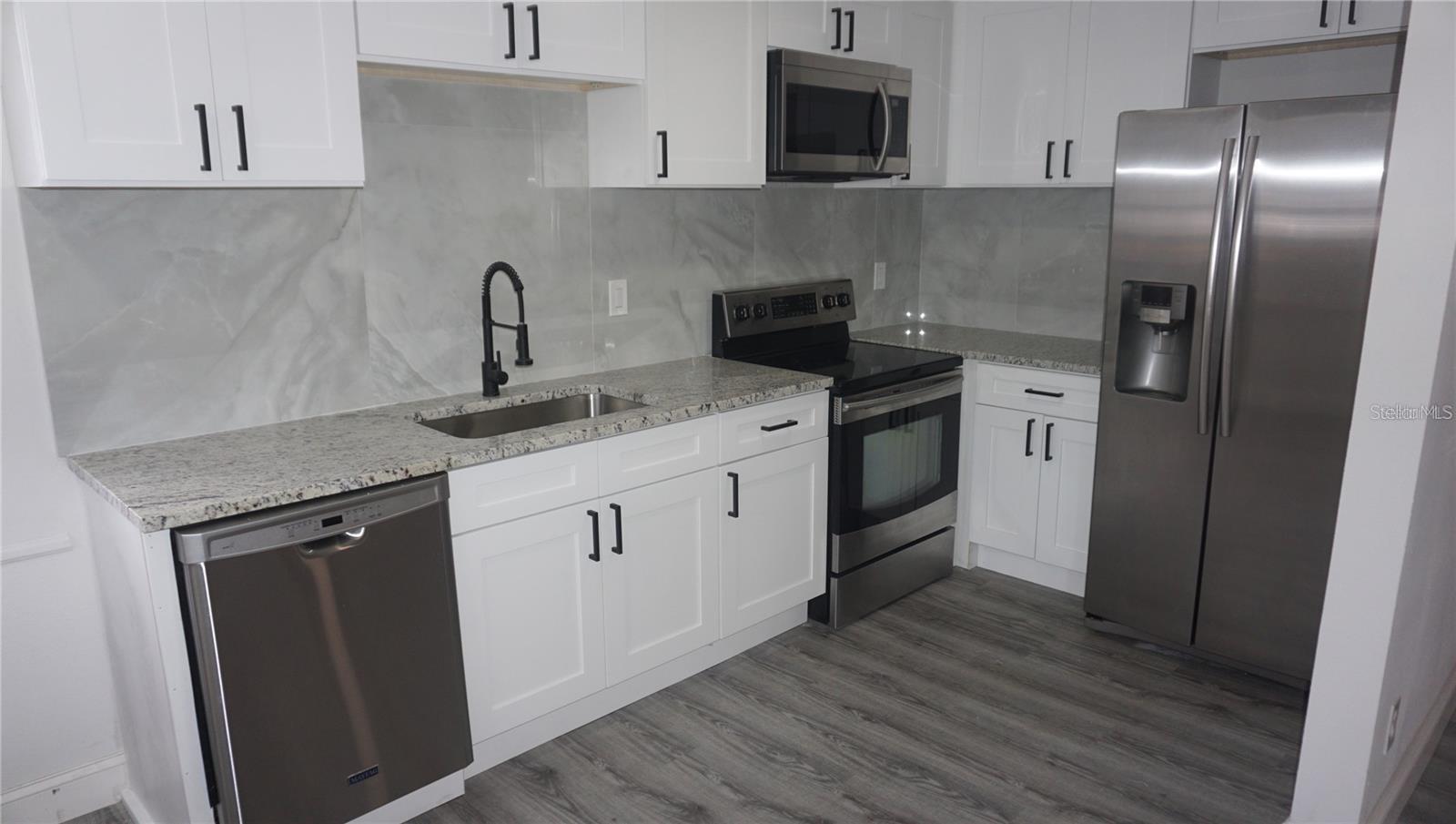 Image 3 of 12 For 5401 Russell Avenue