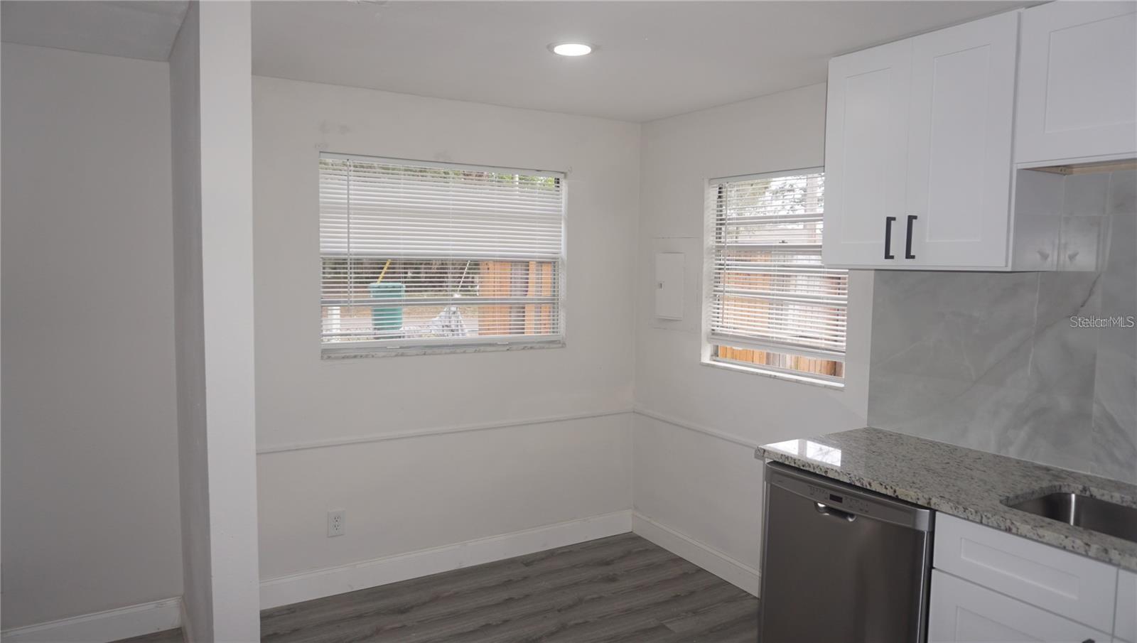 Image 4 of 12 For 5401 Russell Avenue