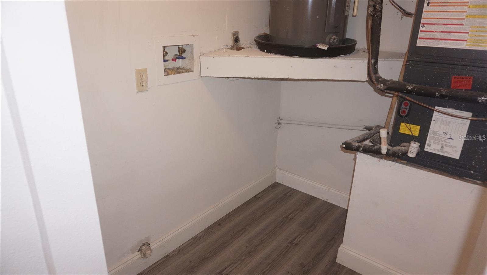 Image 8 of 12 For 5401 Russell Avenue