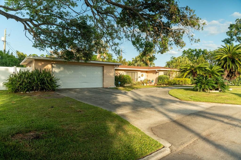 Image 2 of 6 For 631 Luzon Avenue