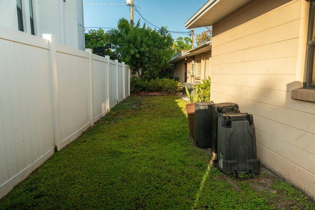 Image 4 of 6 For 631 Luzon Avenue
