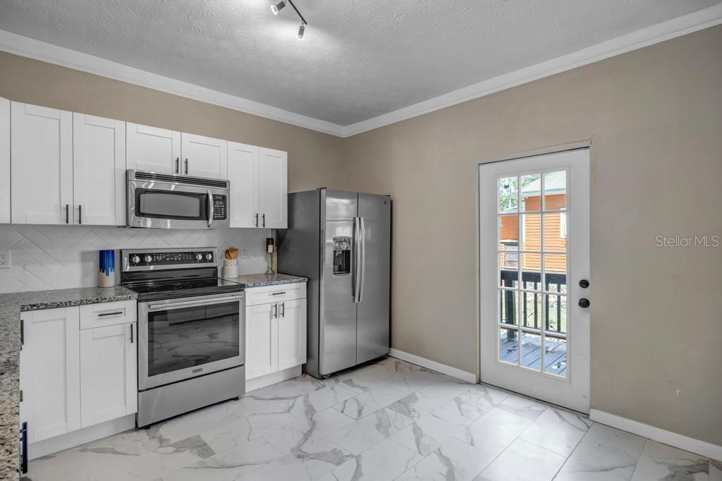 Image 11 of 41 For 1364 Evergreen Avenue