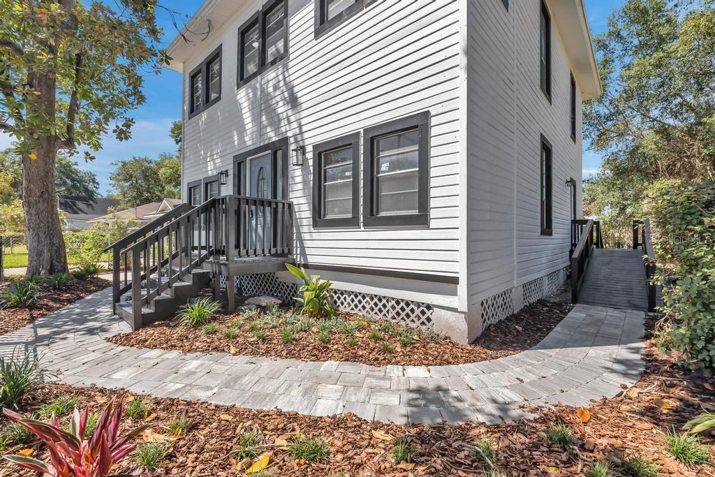 Image 3 of 41 For 1364 Evergreen Avenue