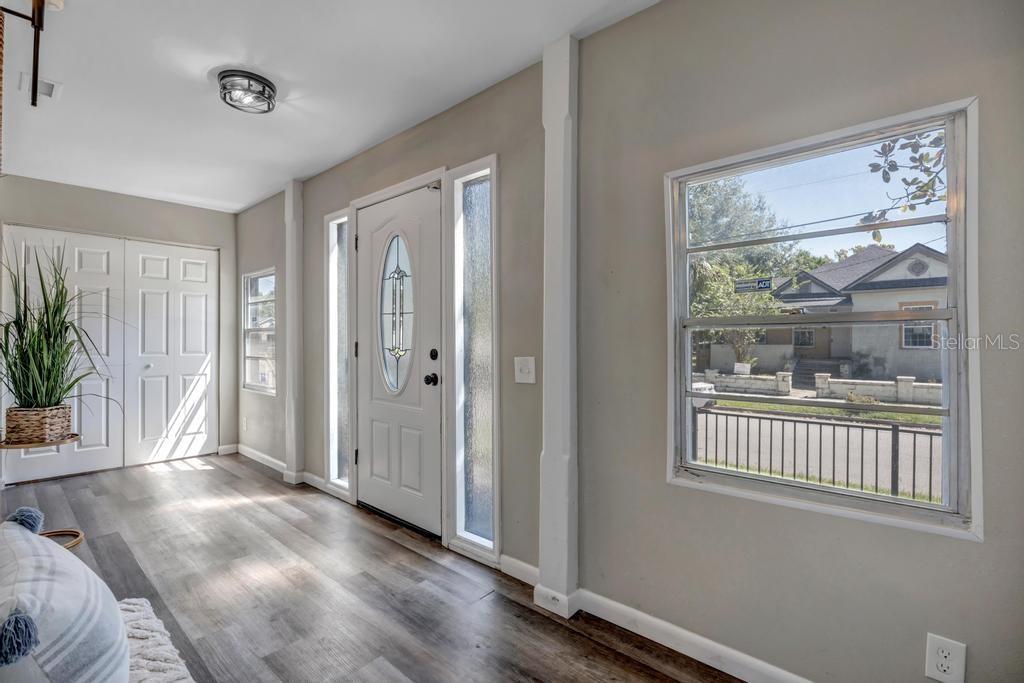 Image 6 of 41 For 1364 Evergreen Avenue