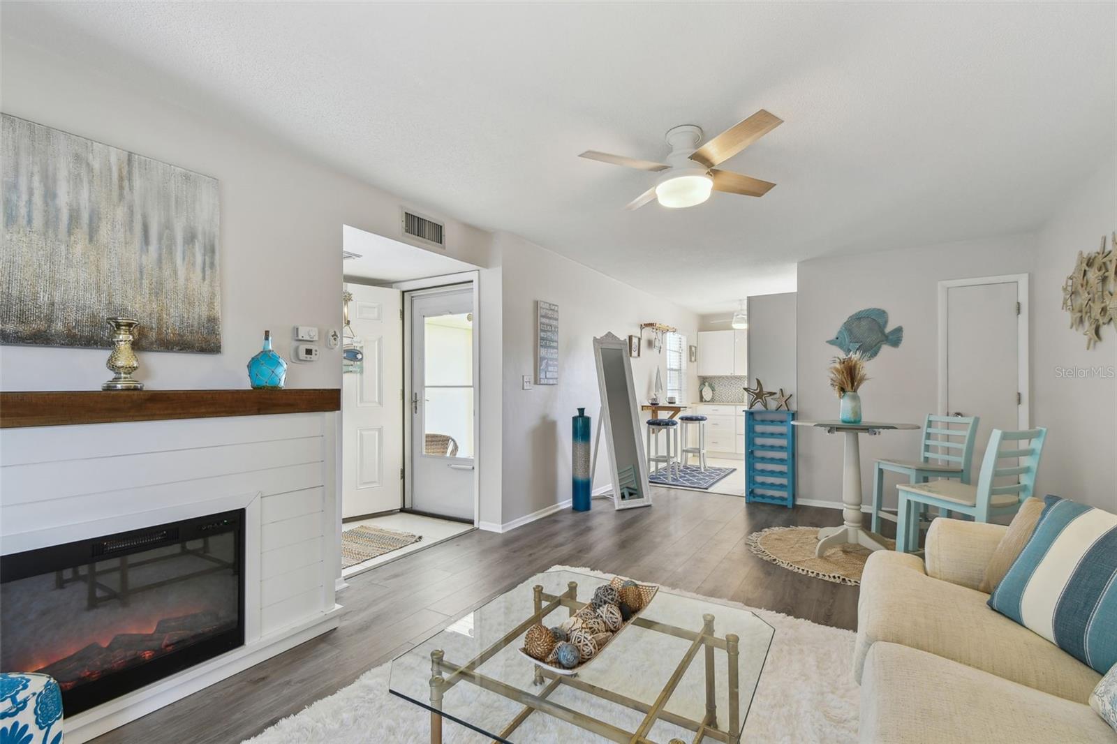 Image 15 of 48 For 854 Sky Loch Drive N