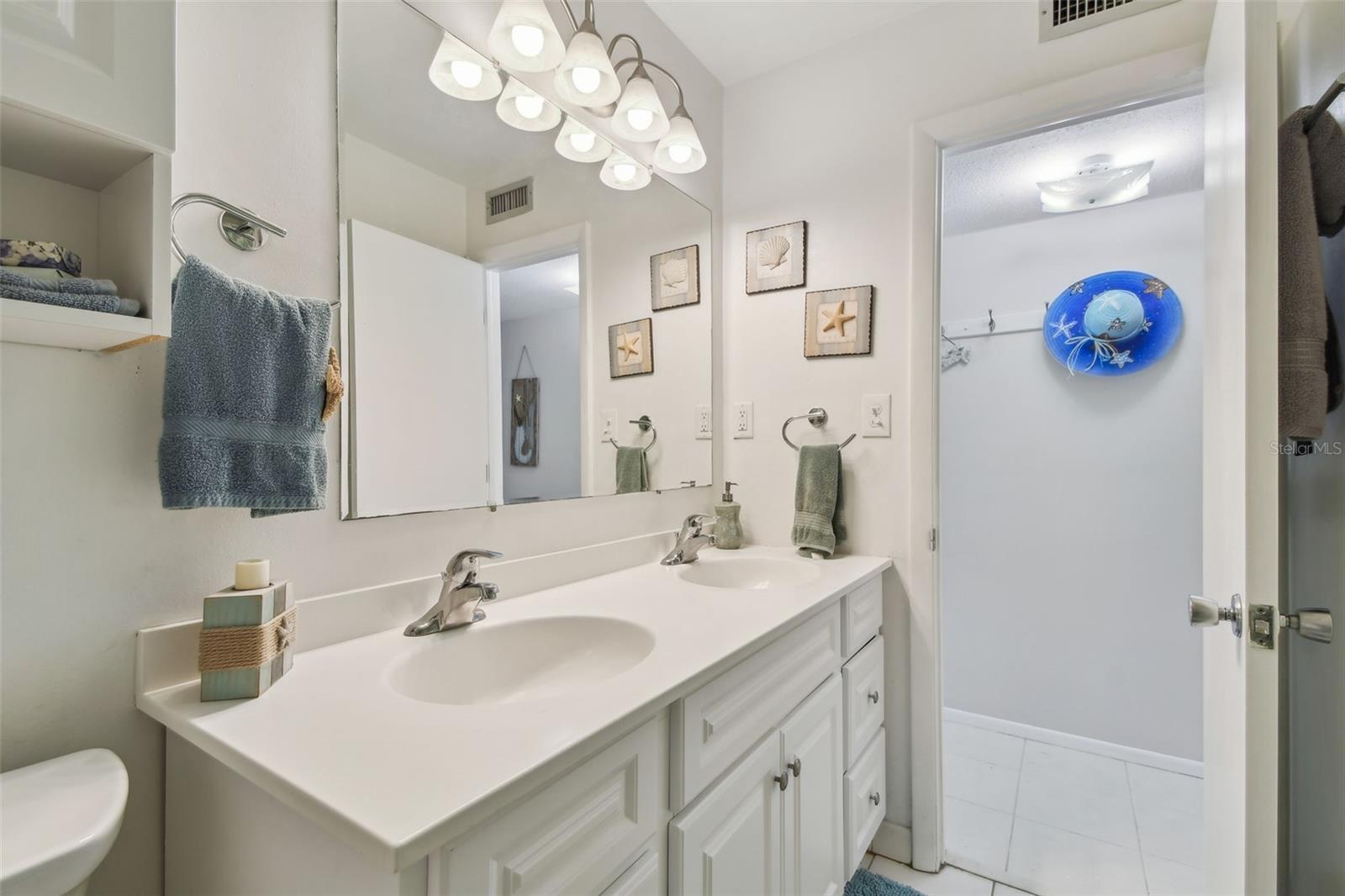 Image 23 of 48 For 854 Sky Loch Drive N