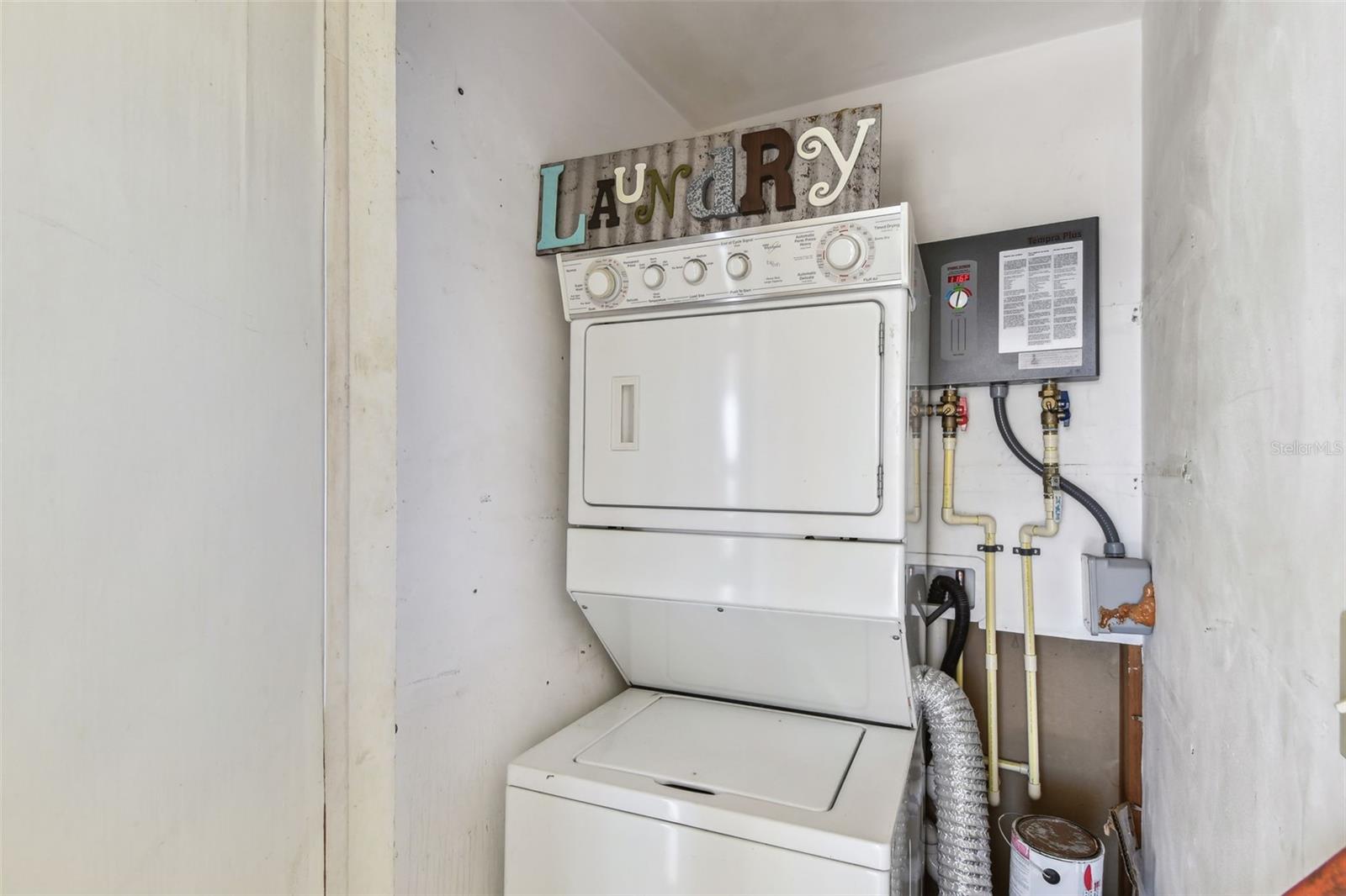 Image 31 of 48 For 854 Sky Loch Drive N