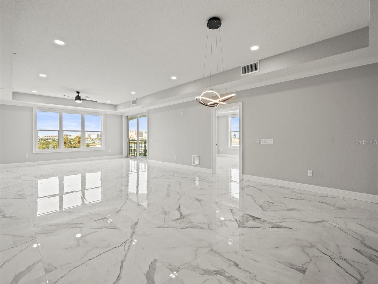 Image 12 of 71 For 211 Dolphin Point 403