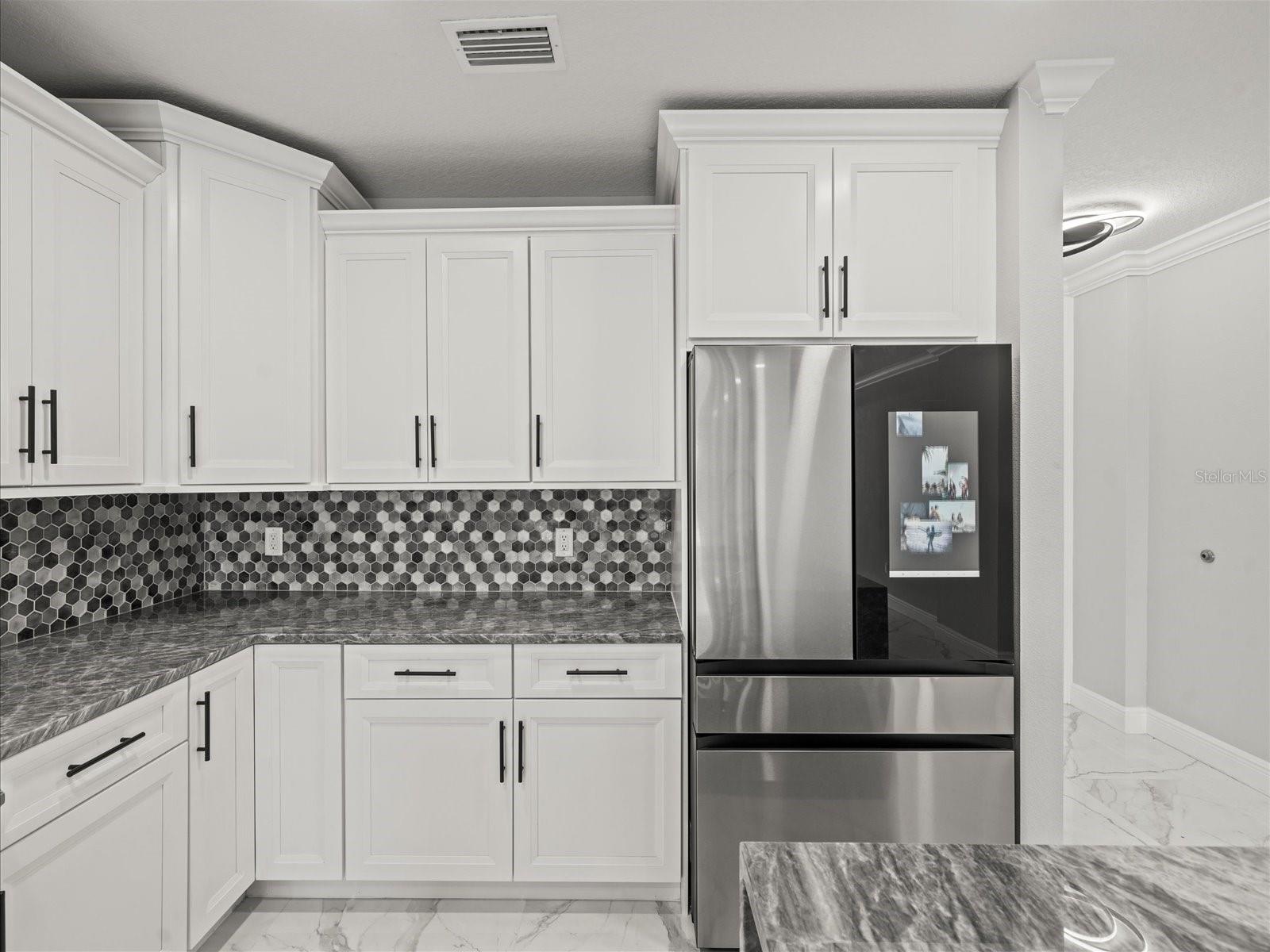 Image 15 of 71 For 211 Dolphin Point 403
