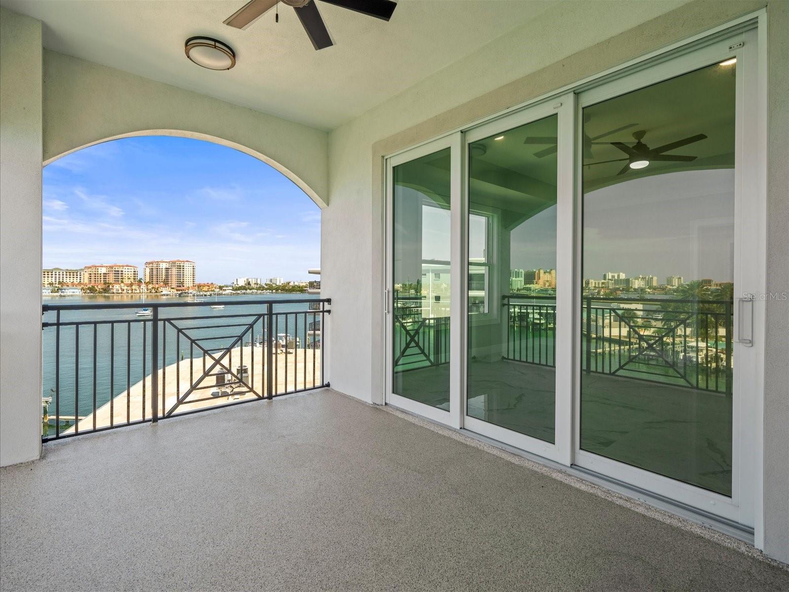 Image 20 of 71 For 211 Dolphin Point 403