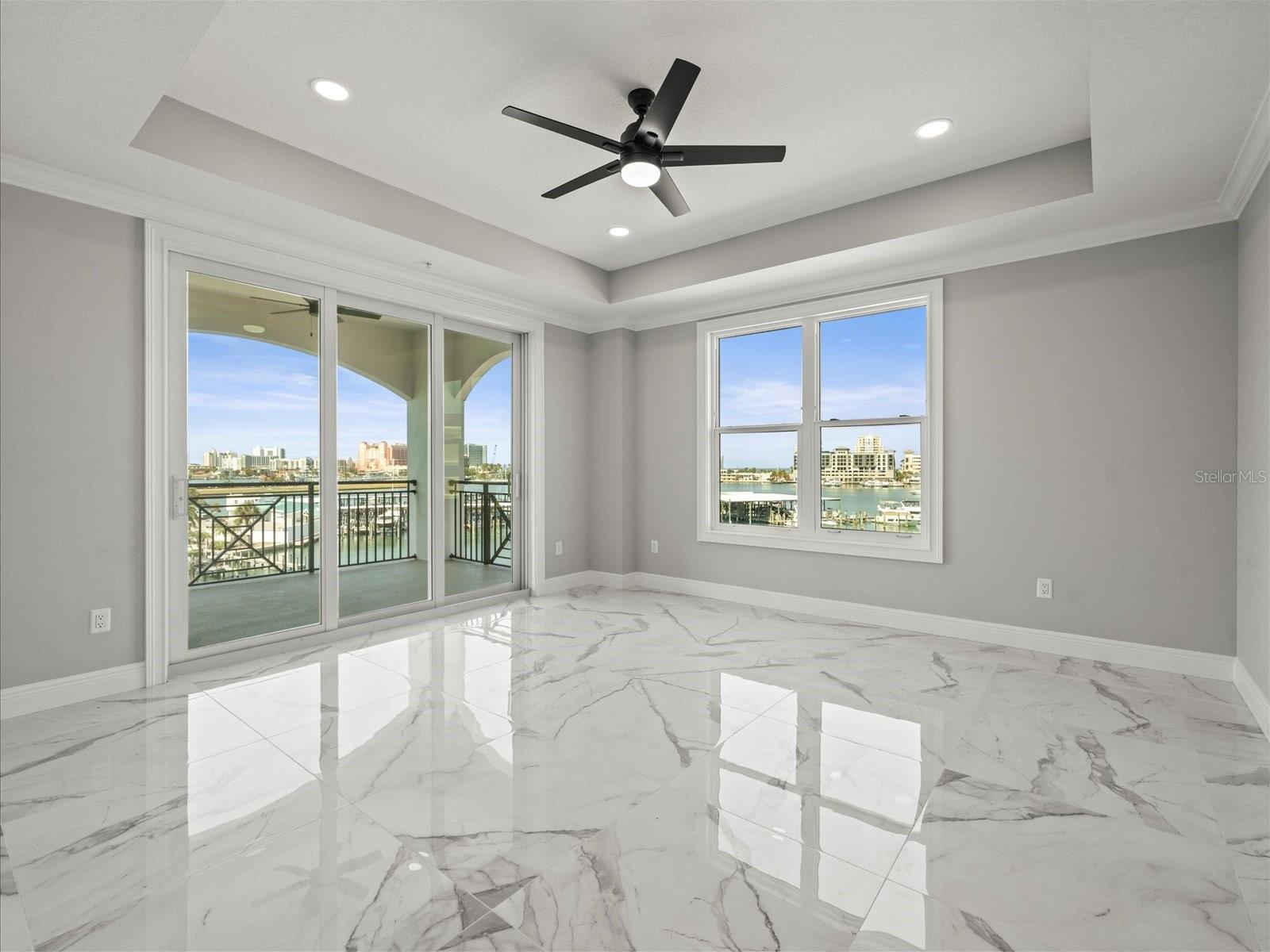 Image 23 of 71 For 211 Dolphin Point 403