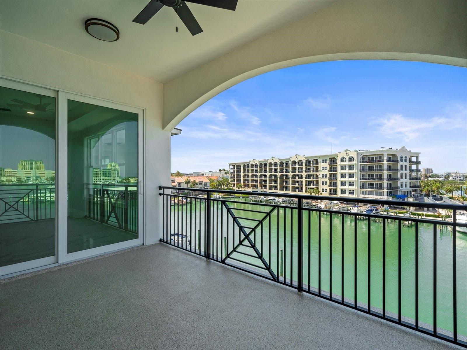 Image 24 of 71 For 211 Dolphin Point 403