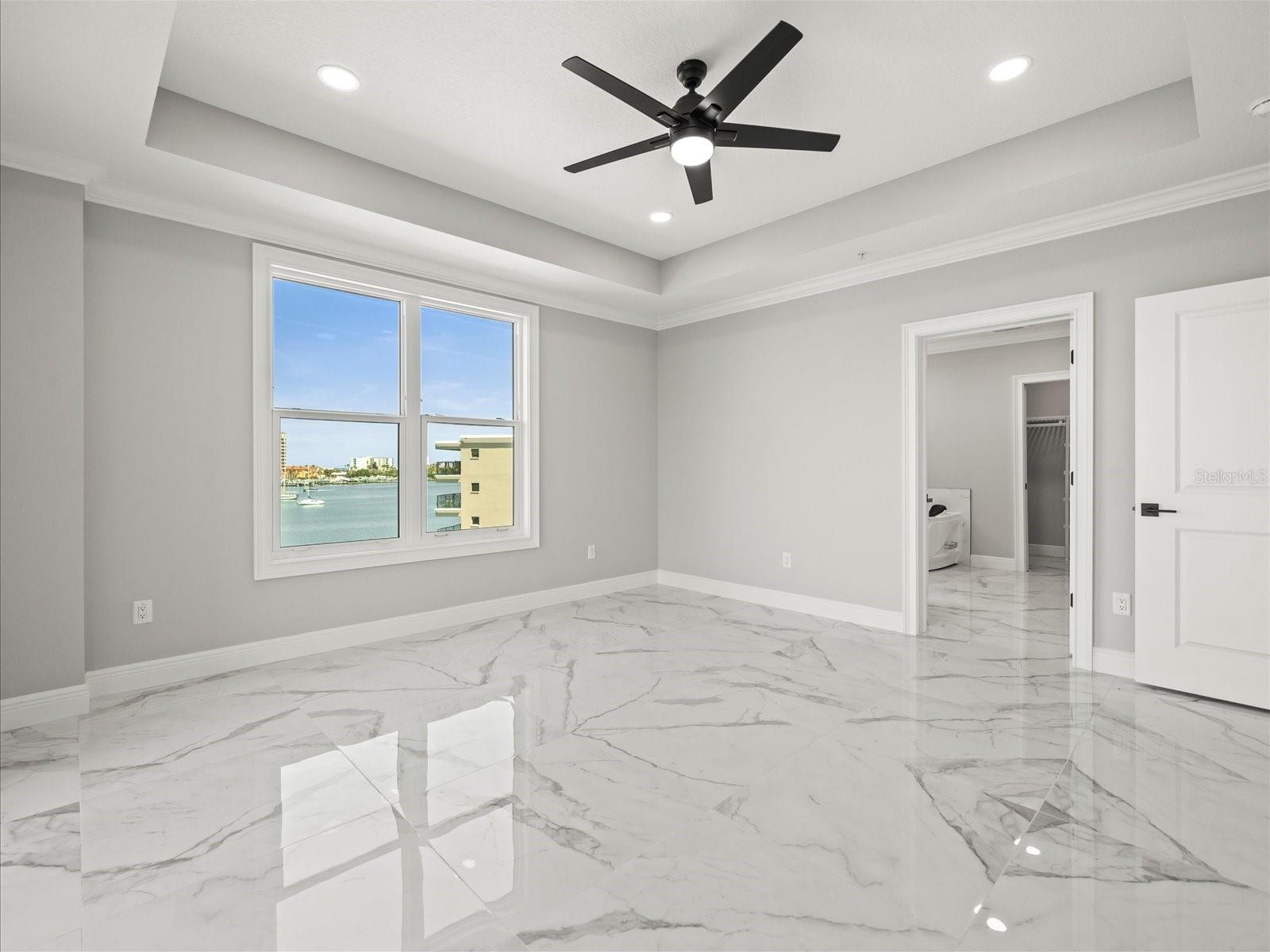 Image 25 of 71 For 211 Dolphin Point 403
