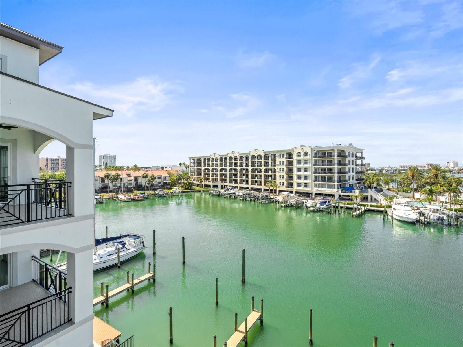 Image 30 of 71 For 211 Dolphin Point 403