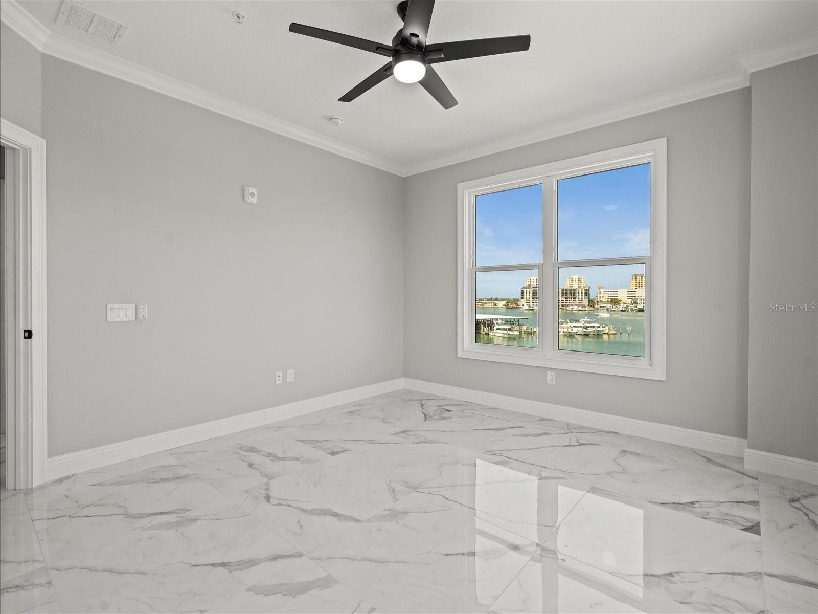 Image 35 of 71 For 211 Dolphin Point 403
