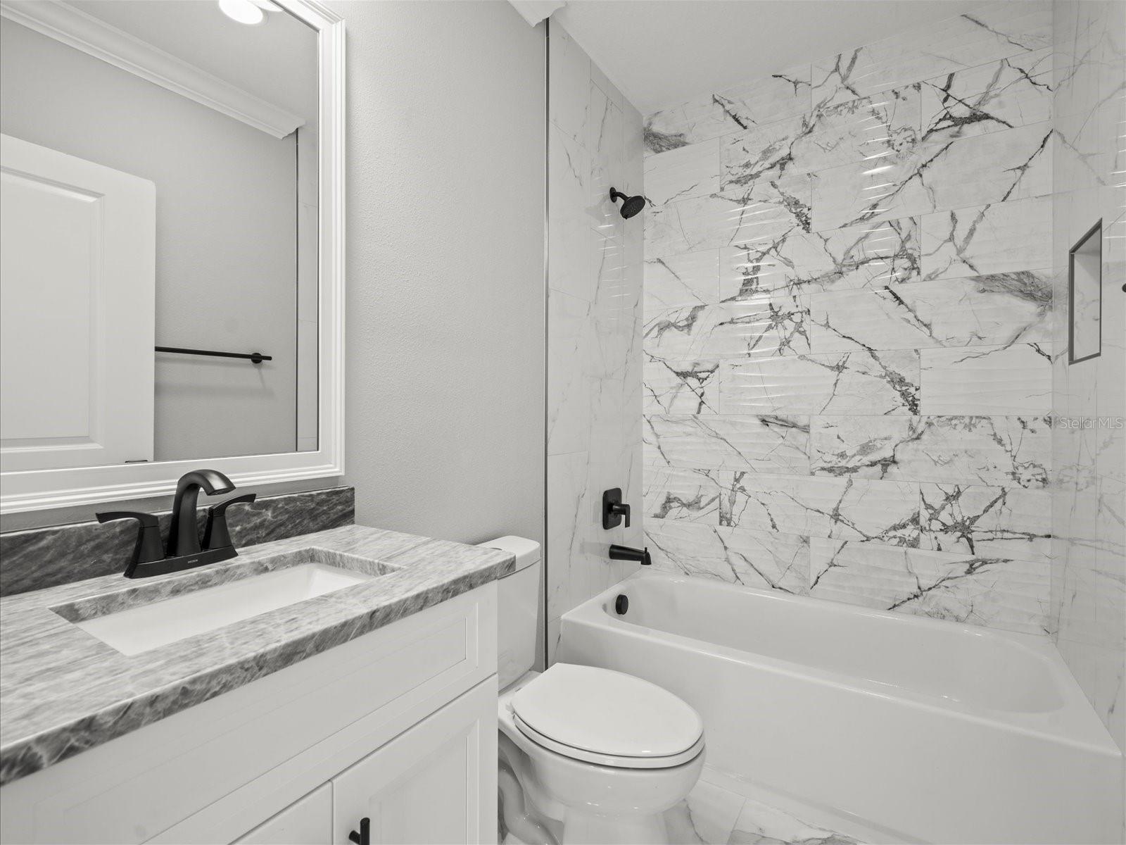 Image 37 of 71 For 211 Dolphin Point 403