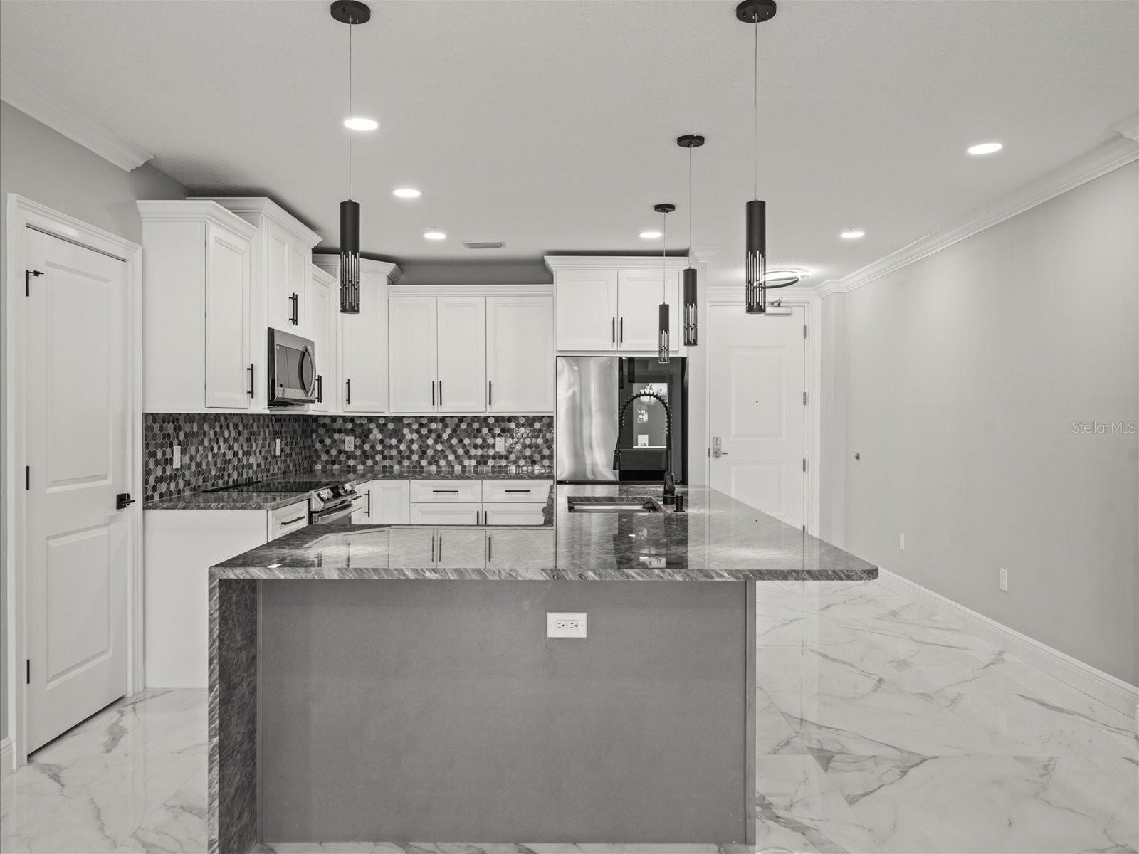 Image 49 of 71 For 211 Dolphin Point 403