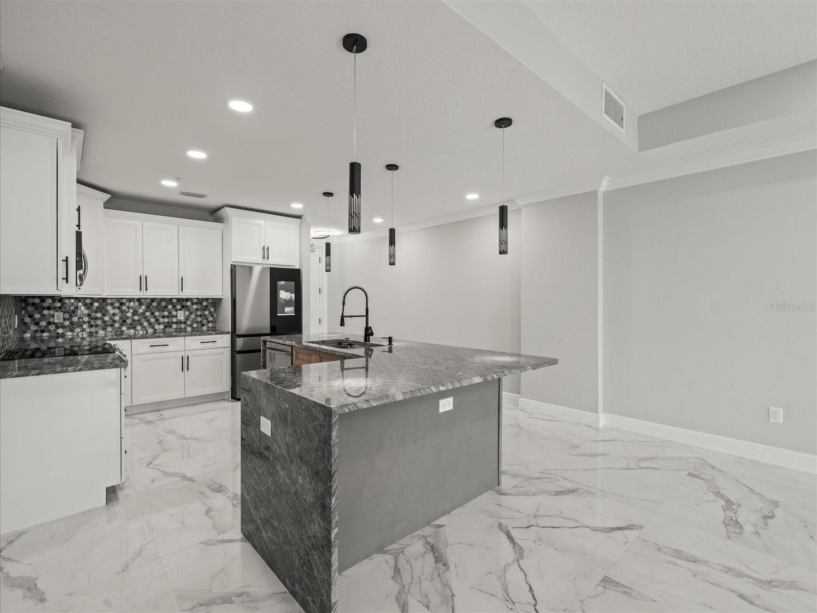 Image 50 of 71 For 211 Dolphin Point 403