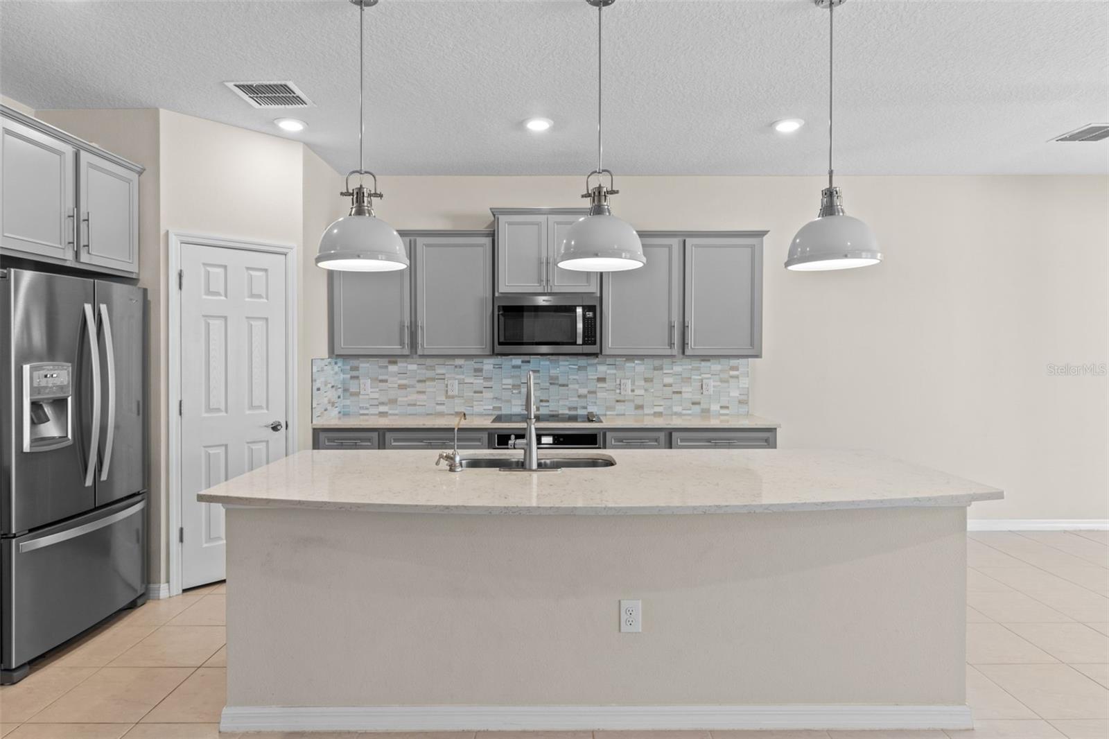Listing photo id 15 for 13871 Carlow Park Drive