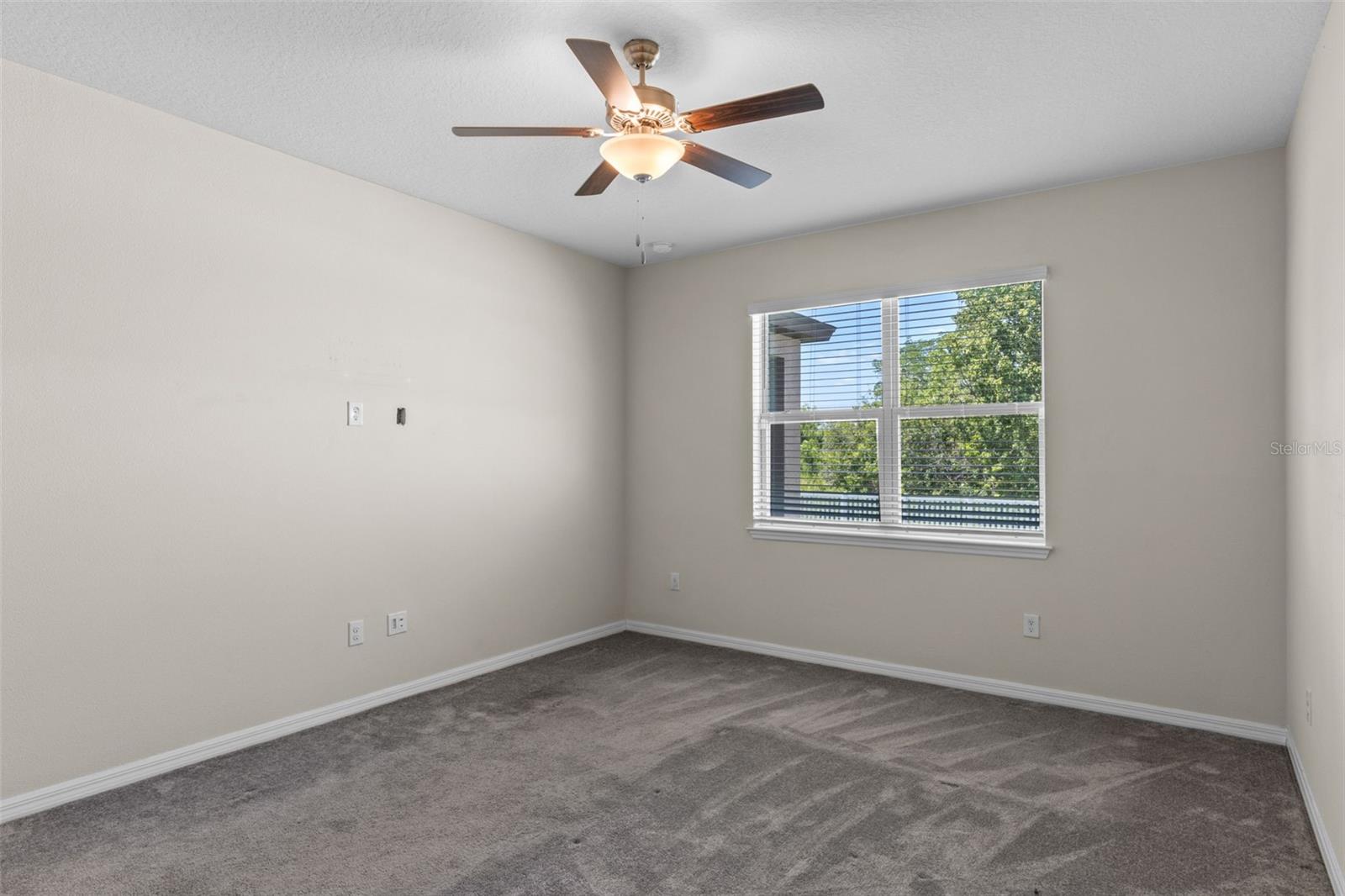 Listing photo id 19 for 13871 Carlow Park Drive