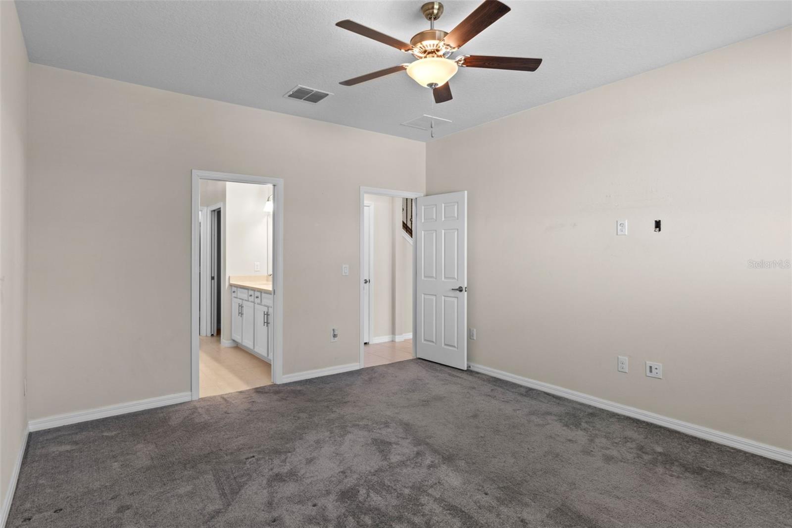 Listing photo id 20 for 13871 Carlow Park Drive