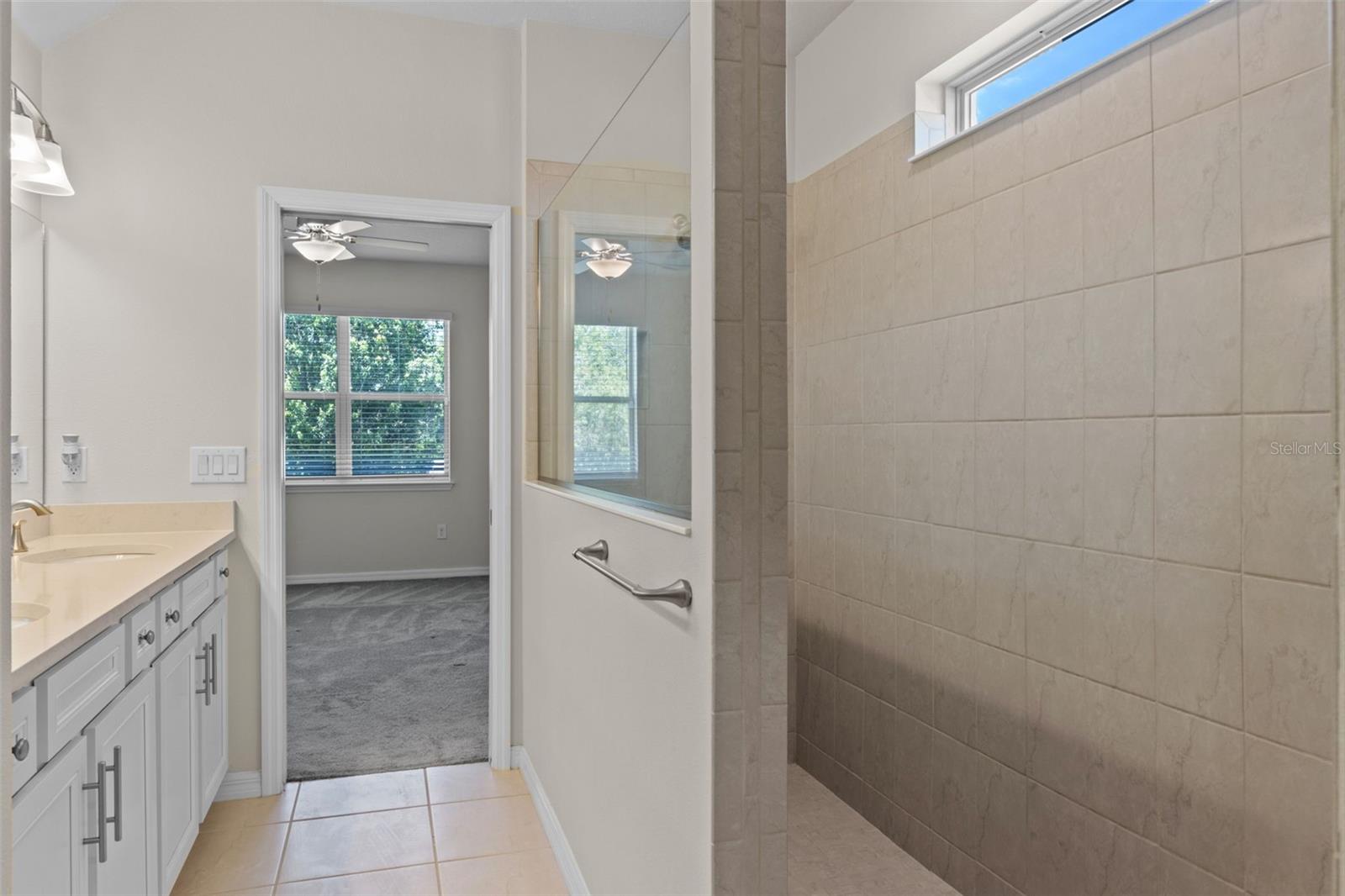 Listing photo id 22 for 13871 Carlow Park Drive