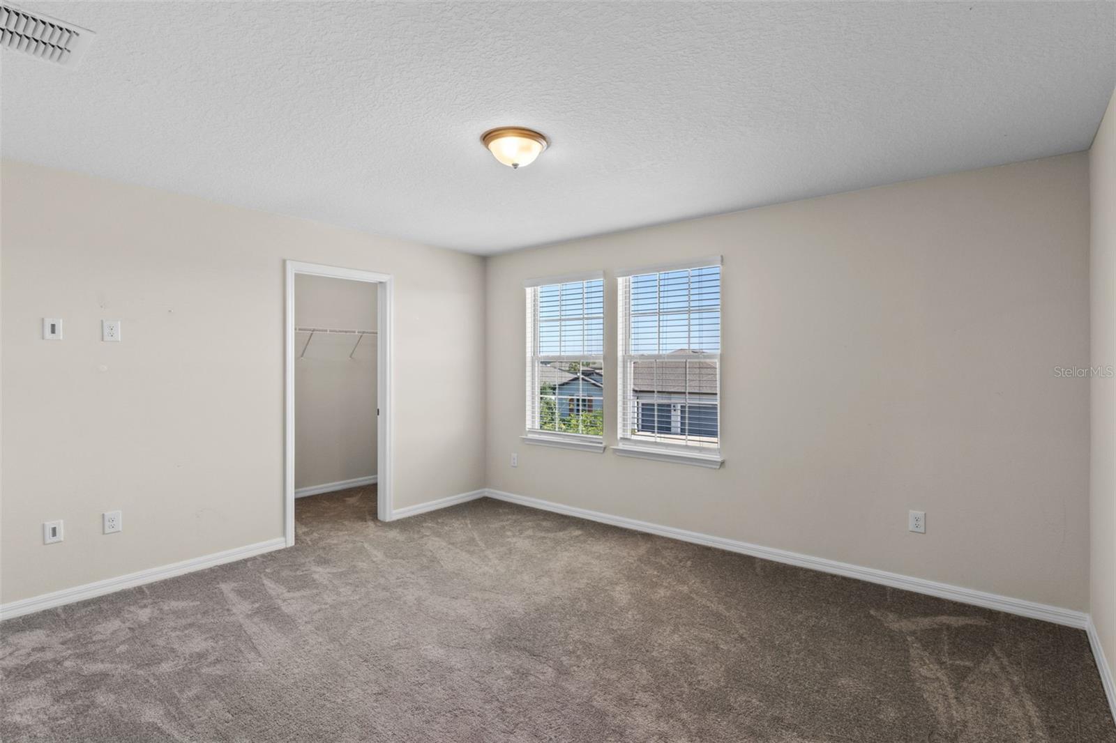 Listing photo id 30 for 13871 Carlow Park Drive