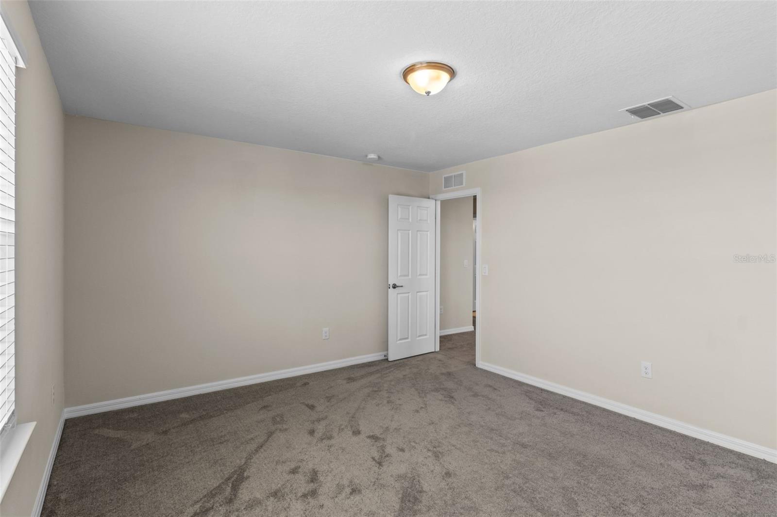 Listing photo id 31 for 13871 Carlow Park Drive