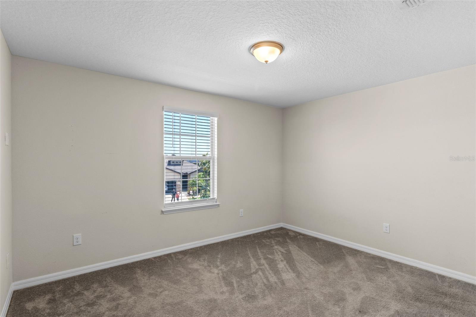 Listing photo id 32 for 13871 Carlow Park Drive