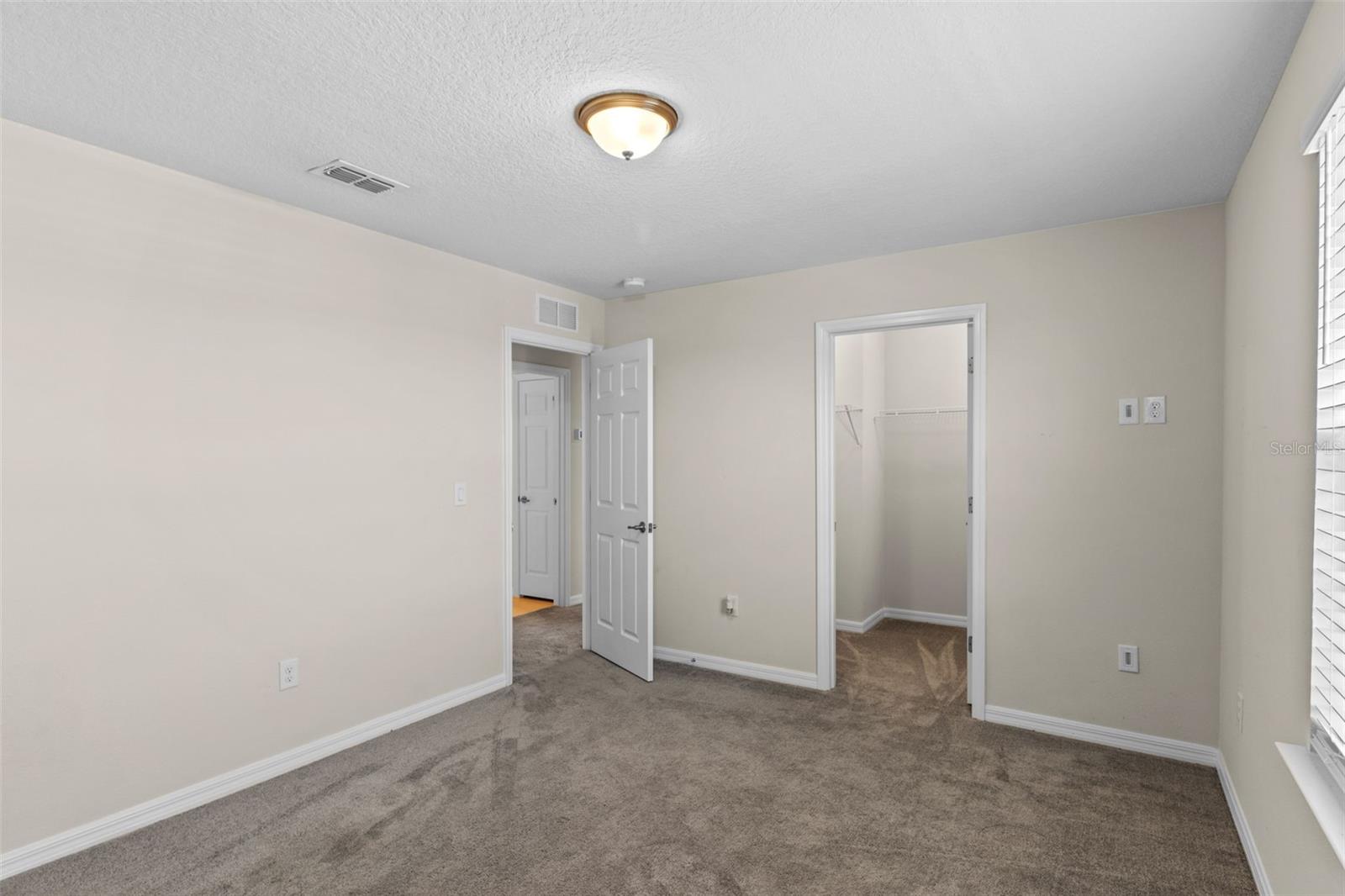 Listing photo id 33 for 13871 Carlow Park Drive