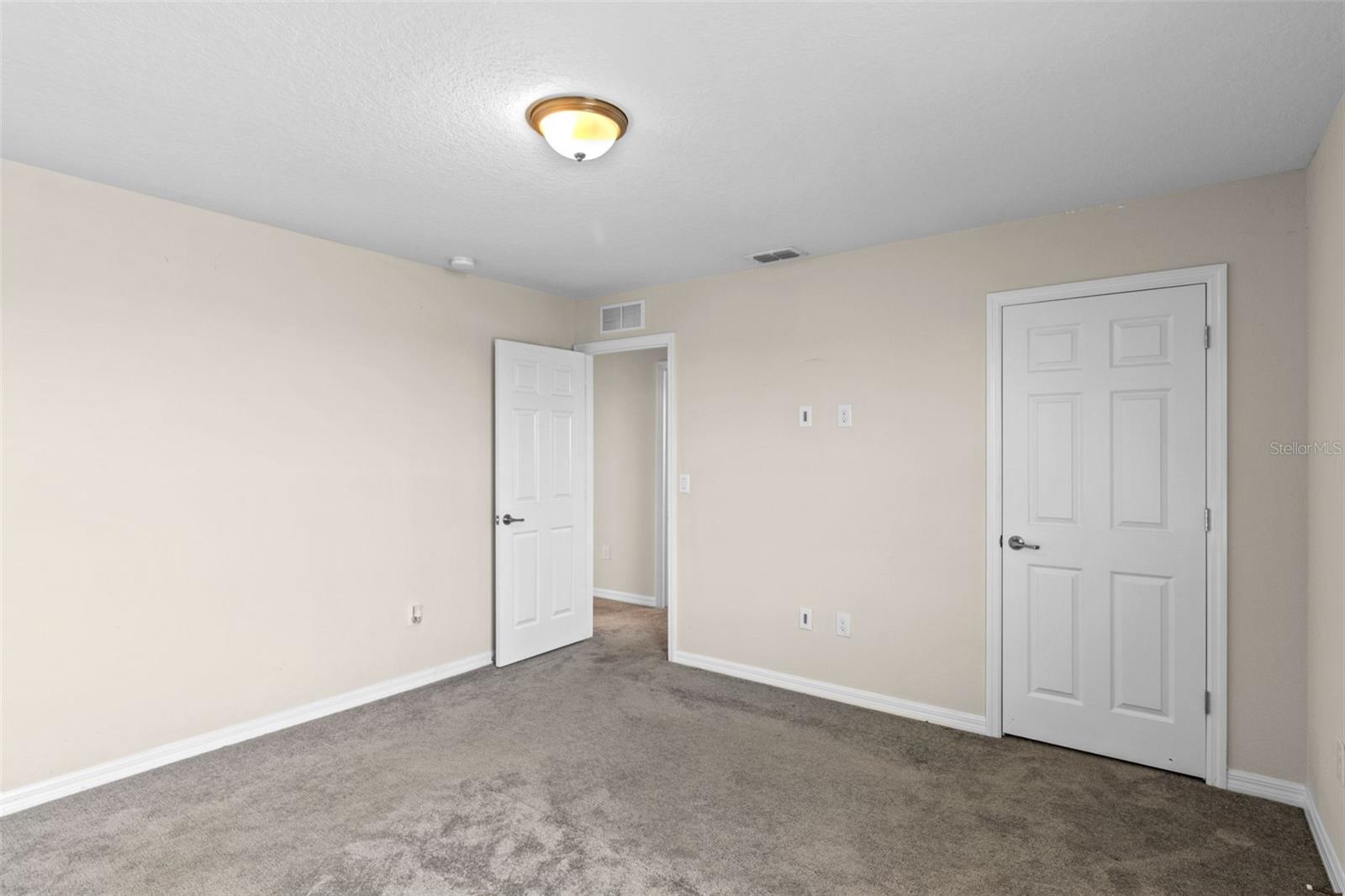 Listing photo id 36 for 13871 Carlow Park Drive