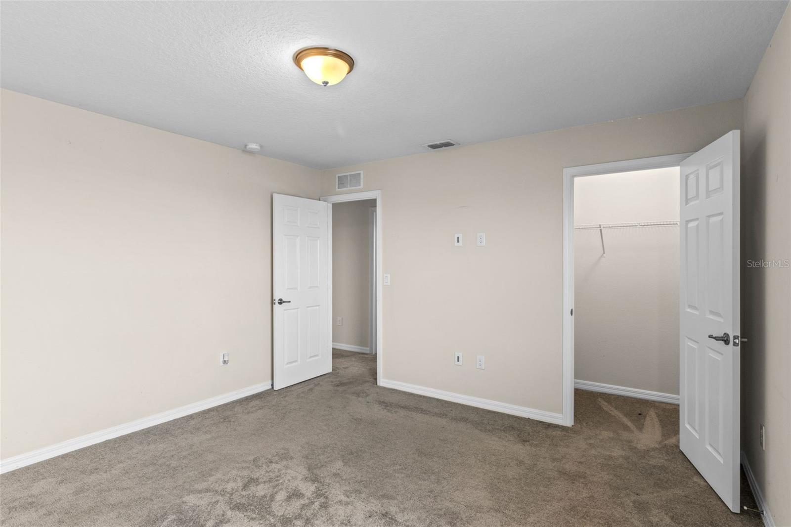 Listing photo id 37 for 13871 Carlow Park Drive