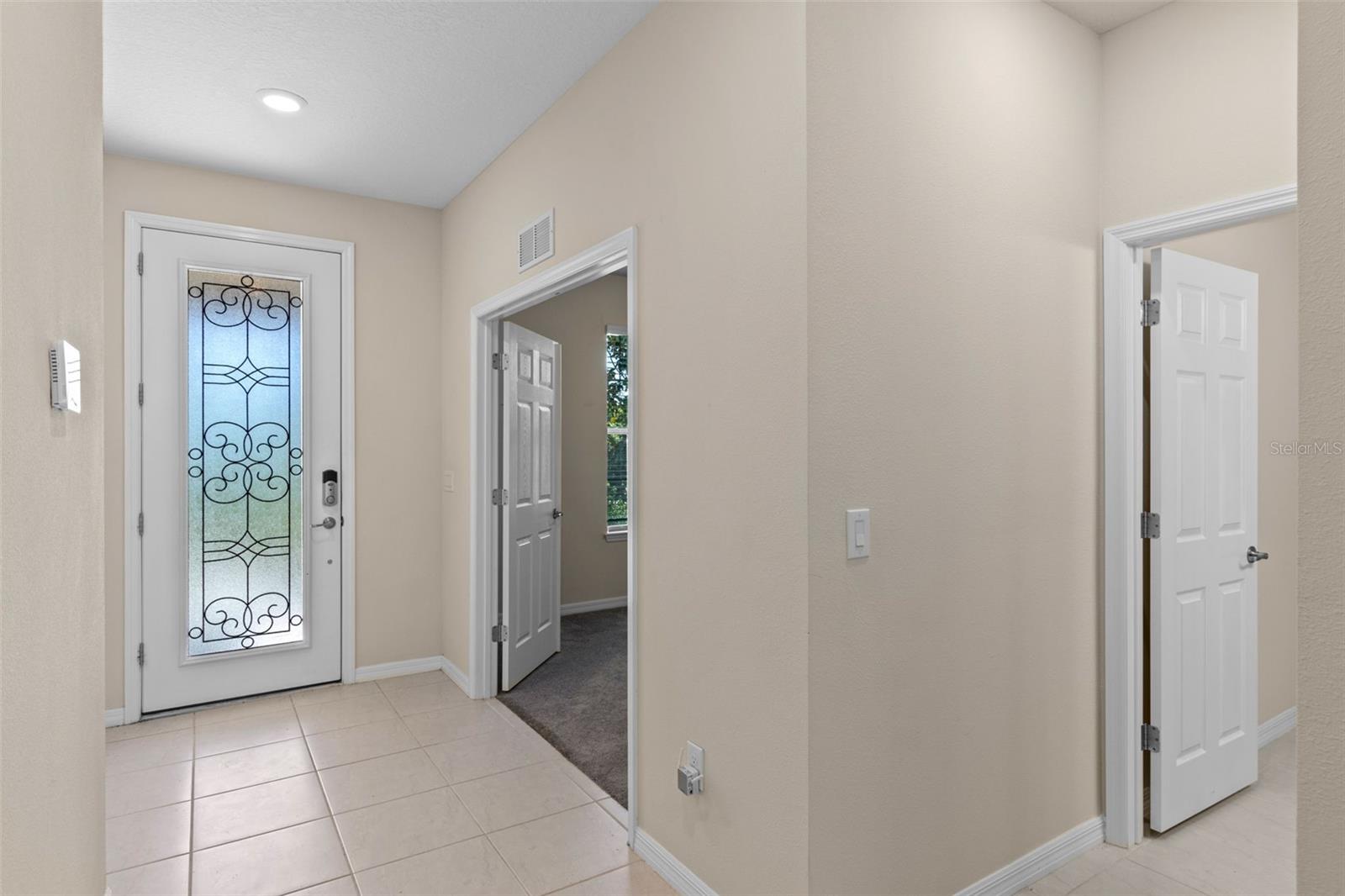Listing photo id 2 for 13871 Carlow Park Drive