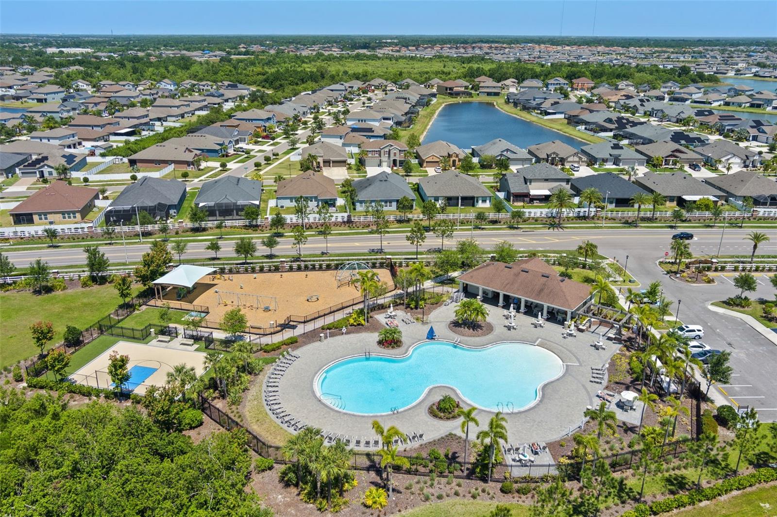 Listing photo id 60 for 13871 Carlow Park Drive