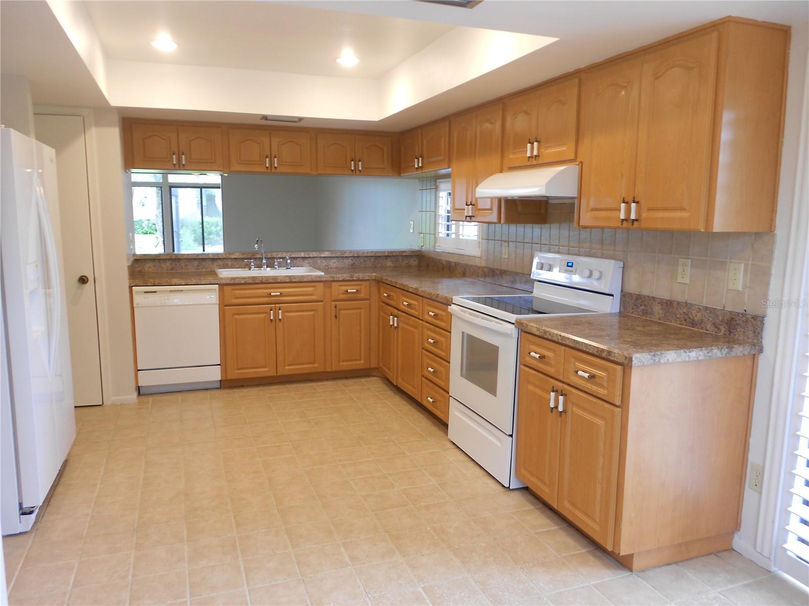 Image 3 of 30 For 540 Hickorynut Avenue