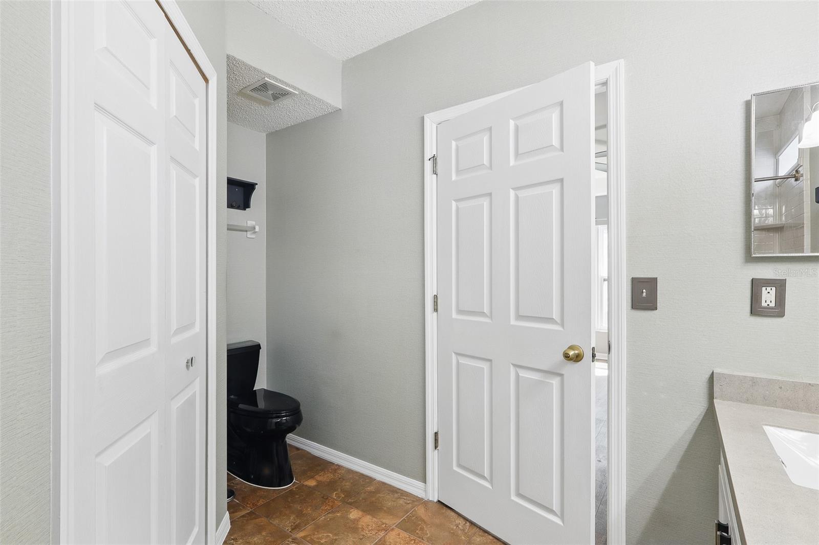 Image 11 of 26 For 6616 Northhaven Court
