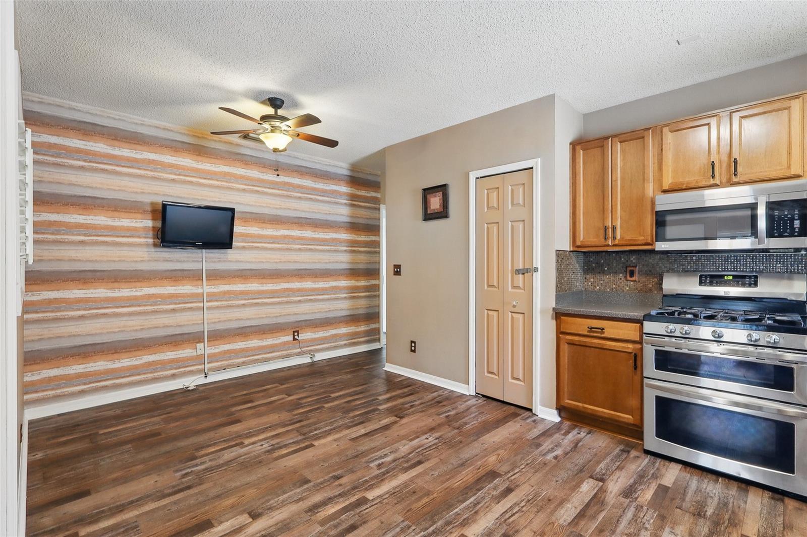 Image 14 of 26 For 6616 Northhaven Court